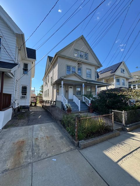 661 Iranistan Avenue Bridgeport CT 06605