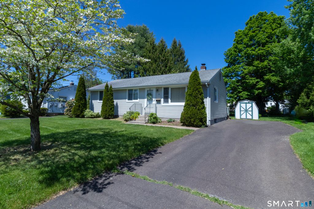 Photo of 52 Overhill Drive, Berlin, CT 06037 (MLS # 24175152)