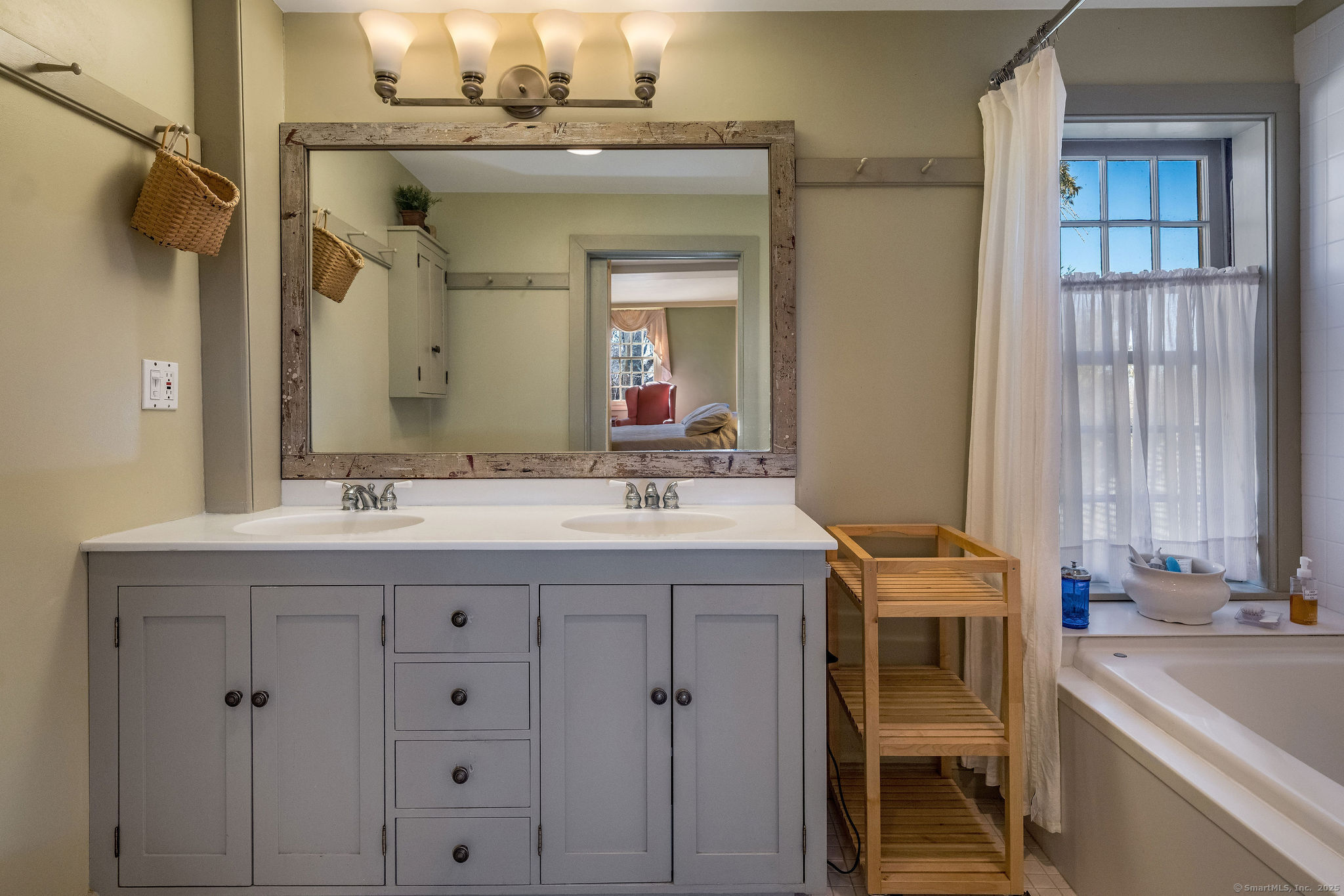 579 Taugwonk Road, Stonington, Connecticut image 18