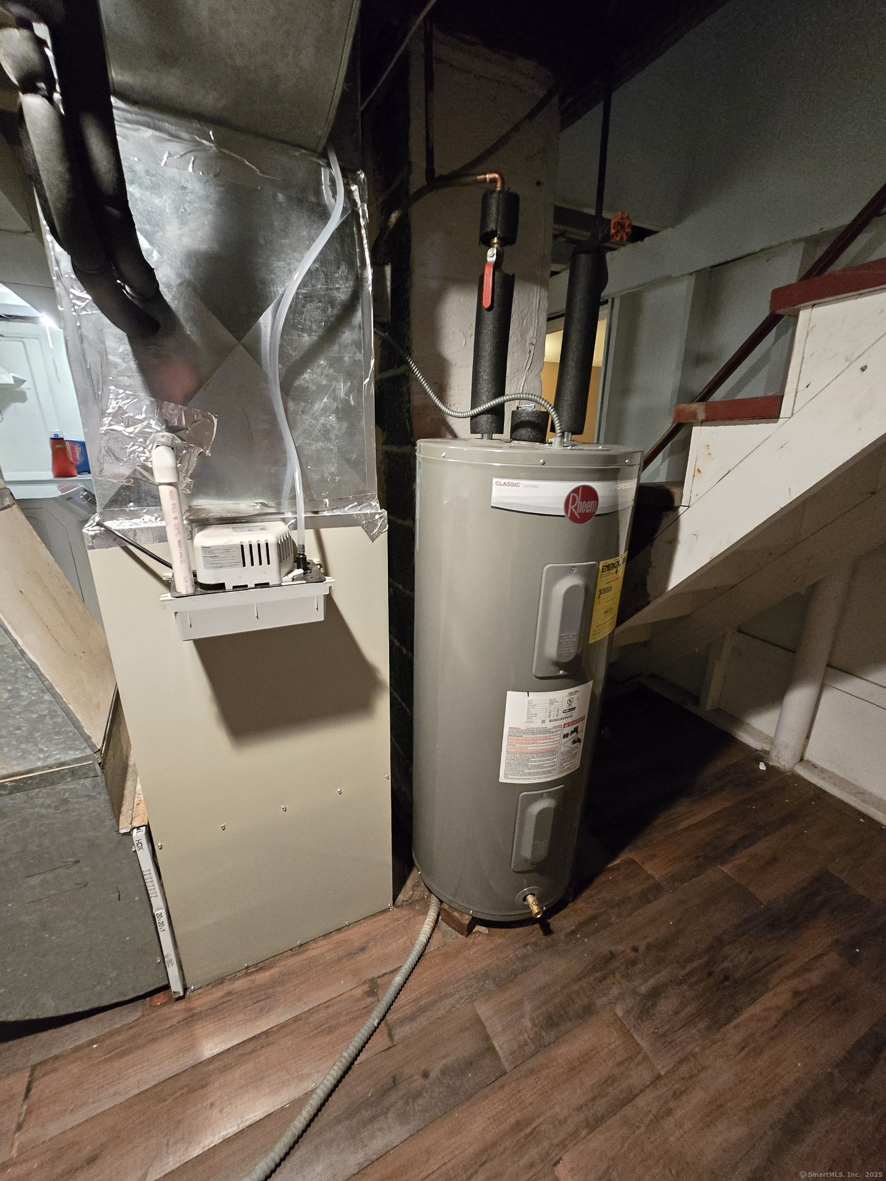 Waterbury, Connecticut 06705, United States, 3 Bedrooms Bedrooms, ,2 BathroomsBathrooms,Residential,Active,167902