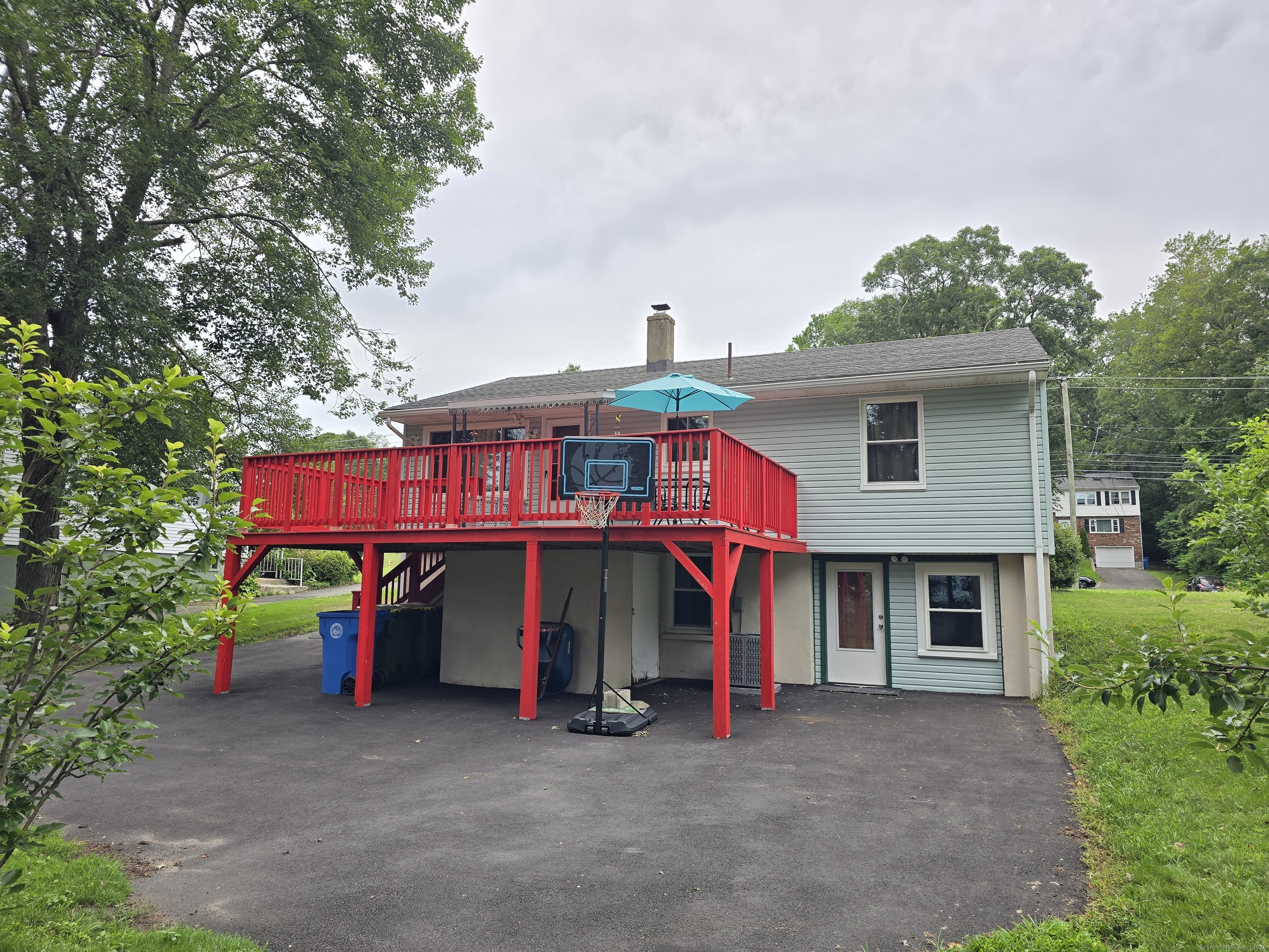 Waterbury, Connecticut 06705, United States, 3 Bedrooms Bedrooms, ,2 BathroomsBathrooms,Residential,Active,167902