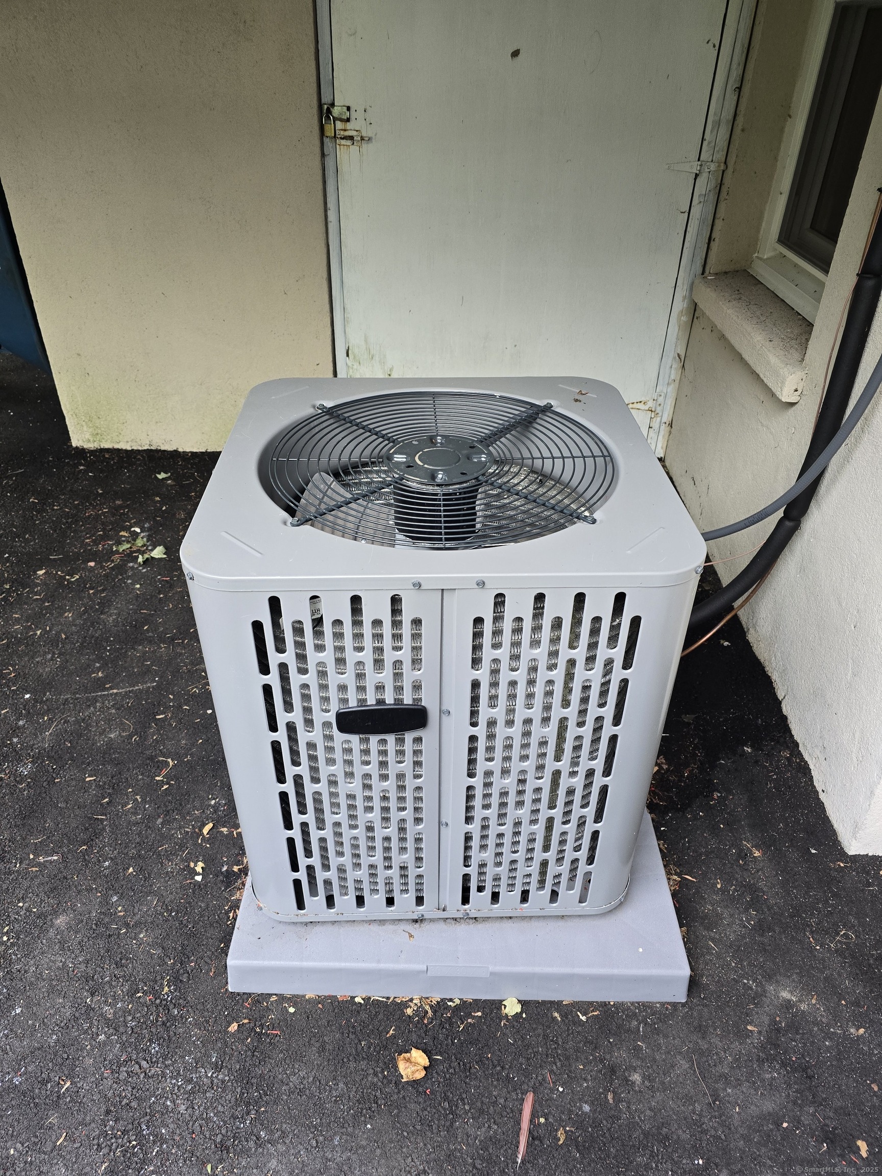 Waterbury, Connecticut 06705, United States, 3 Bedrooms Bedrooms, ,2 BathroomsBathrooms,Residential,Active,167902