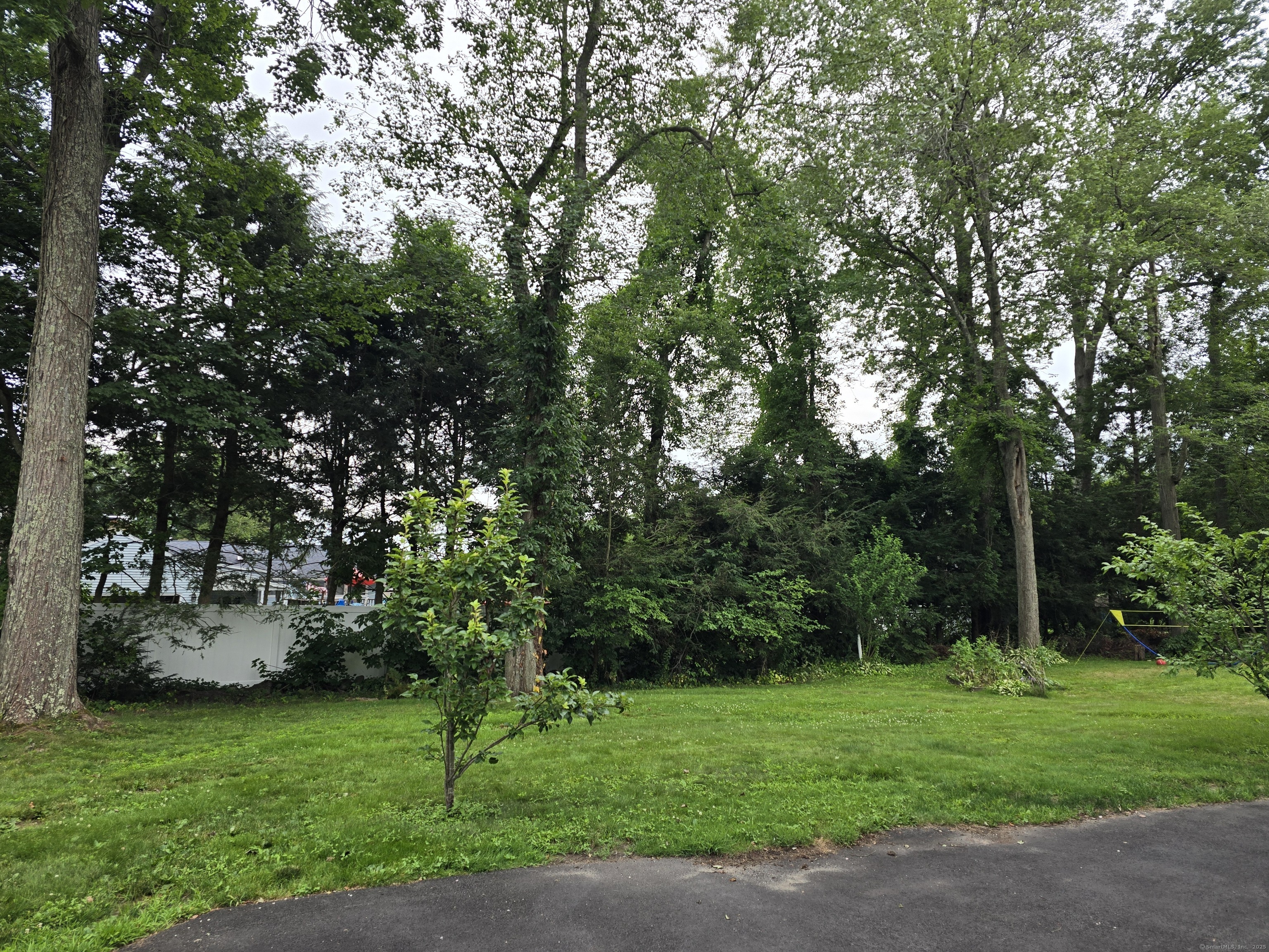 Waterbury, Connecticut 06705, United States, 3 Bedrooms Bedrooms, ,2 BathroomsBathrooms,Residential,Active,167902