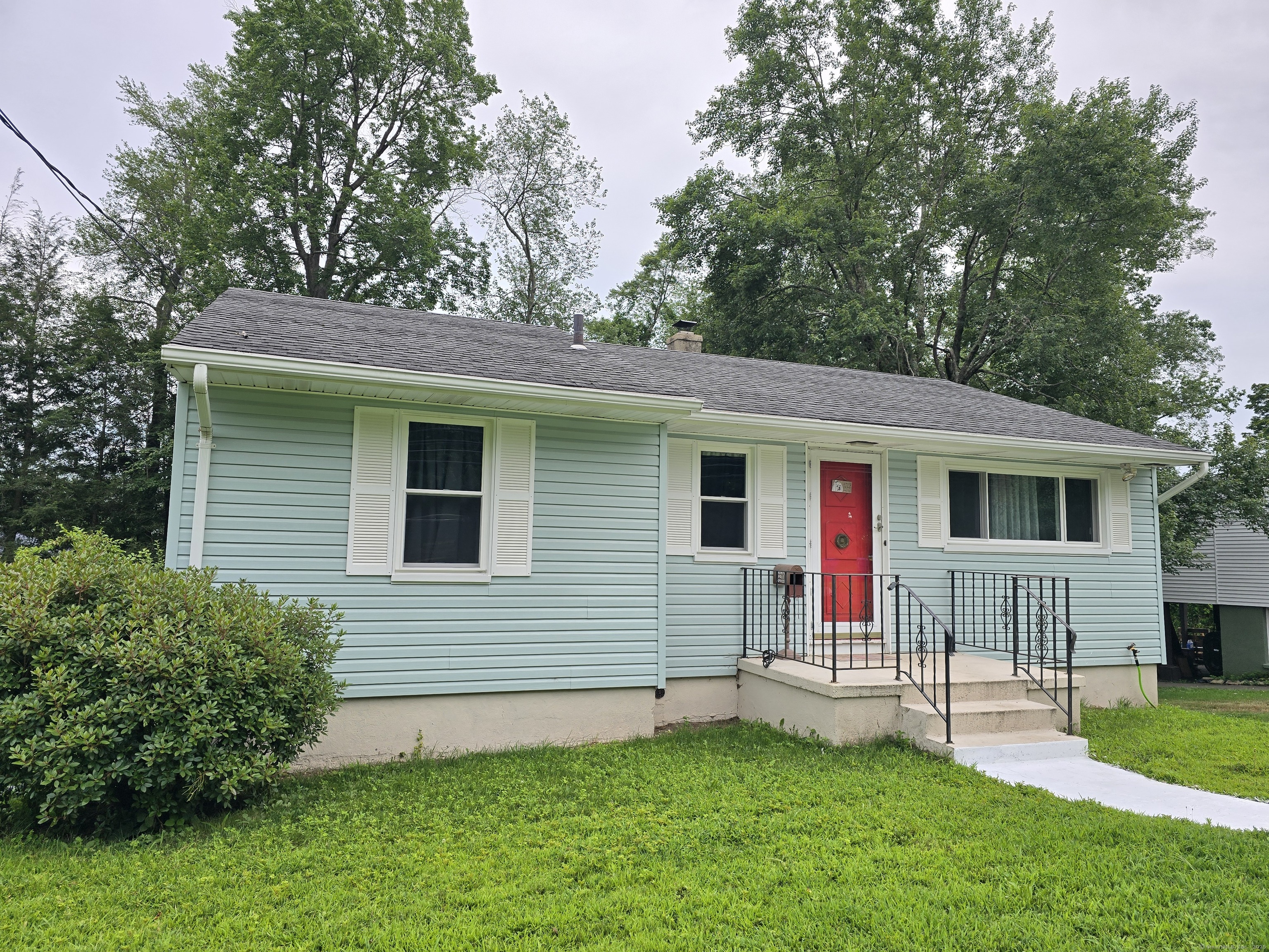 Waterbury, Connecticut 06705, United States, 3 Bedrooms Bedrooms, ,2 BathroomsBathrooms,Residential,Active,167902