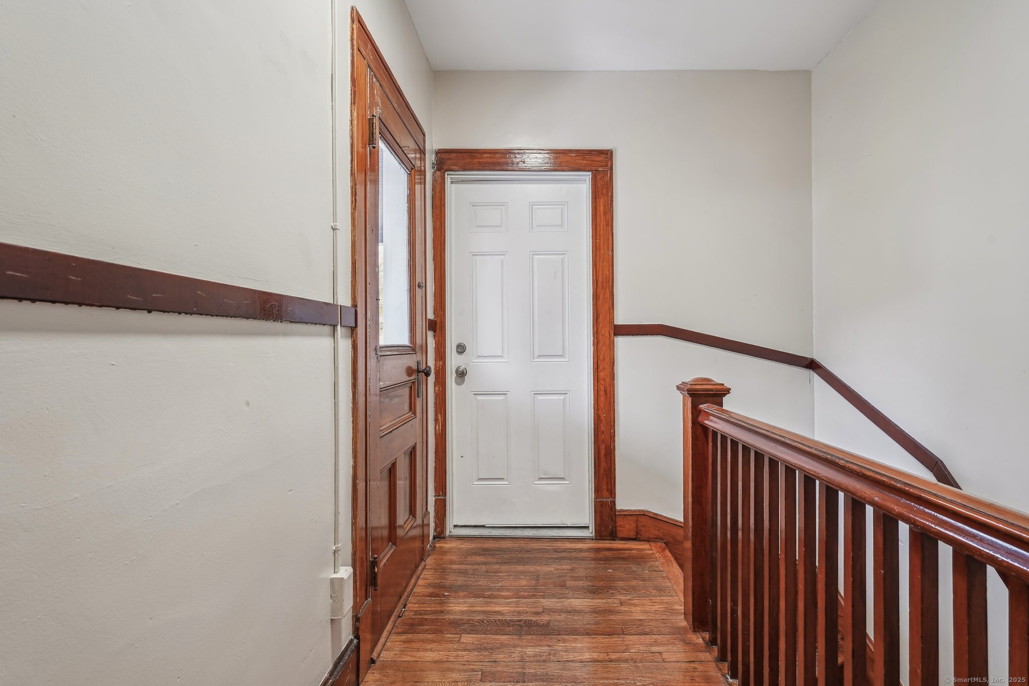Easton Avenue 3, Waterbury, Connecticut - 2 Bedrooms  
1 Bathrooms  
5 Rooms - 