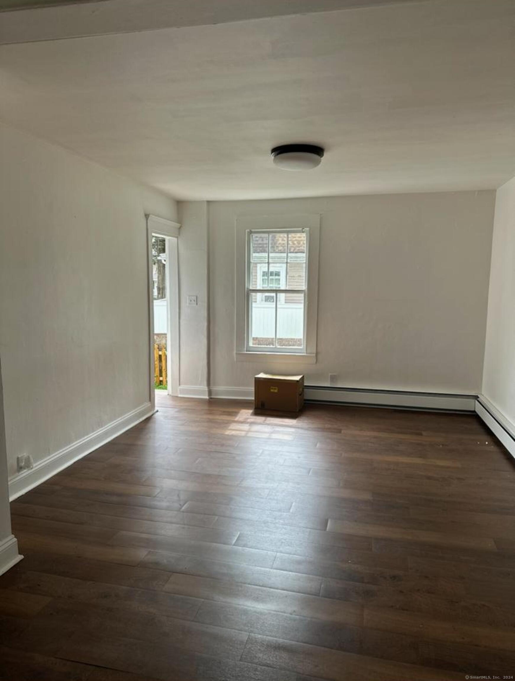 21 Woodbine Street 1st Floor, Torrington, Connecticut - 5 Bedrooms  
2 Bathrooms  
8 Rooms - 