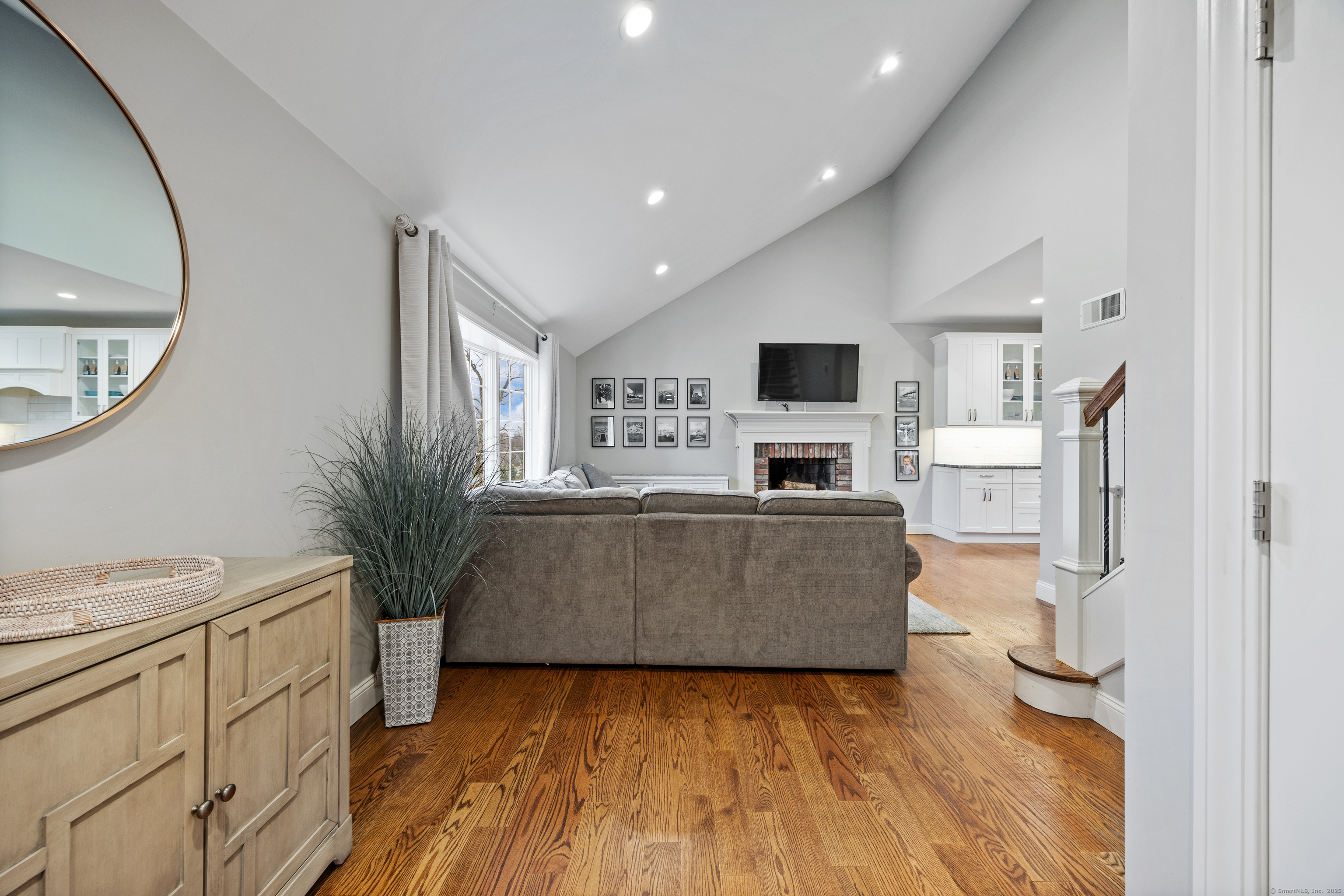 71 Blue Ridge Lane, West Hartford, Connecticut image 5