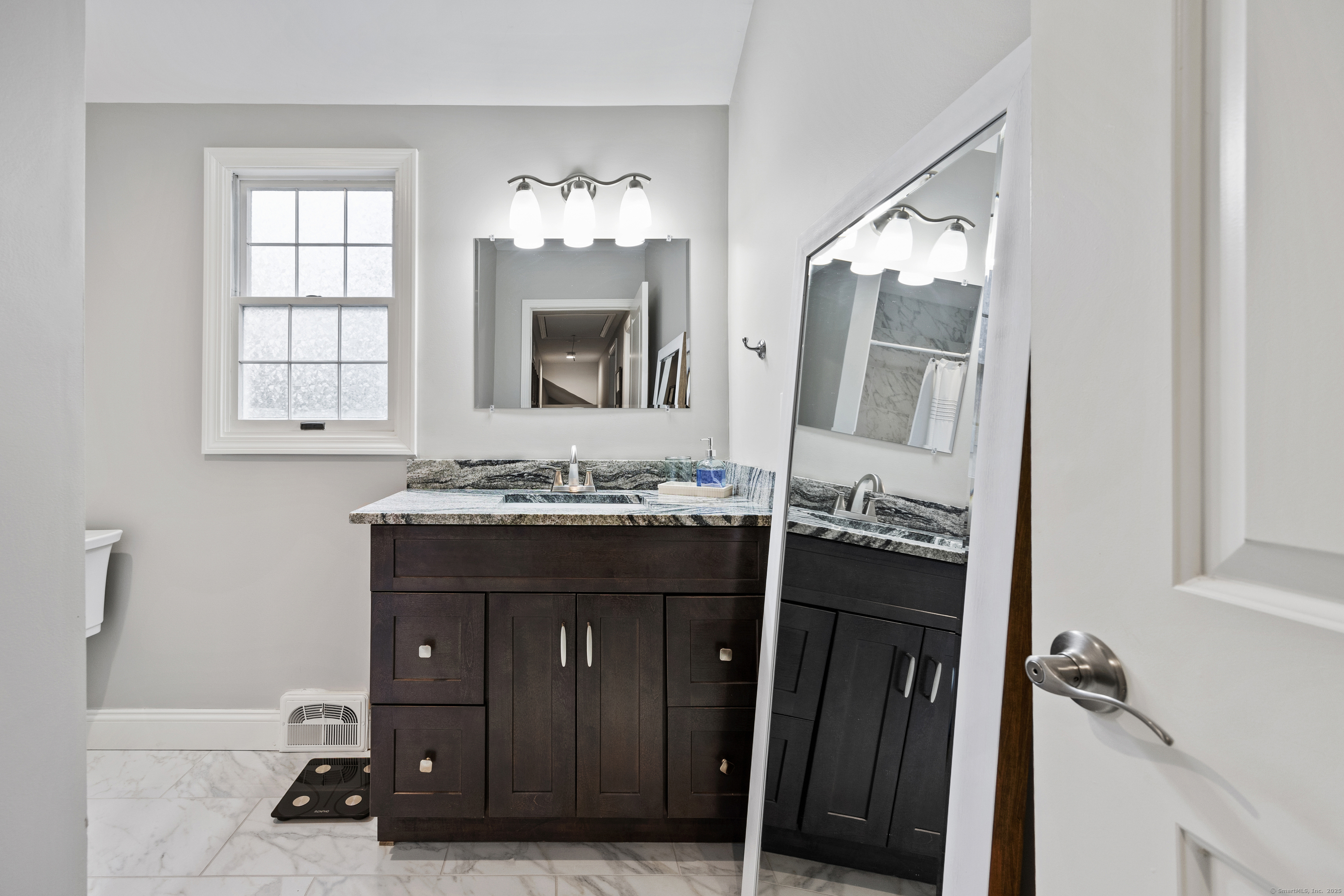 71 Blue Ridge Lane, West Hartford, Connecticut image 23