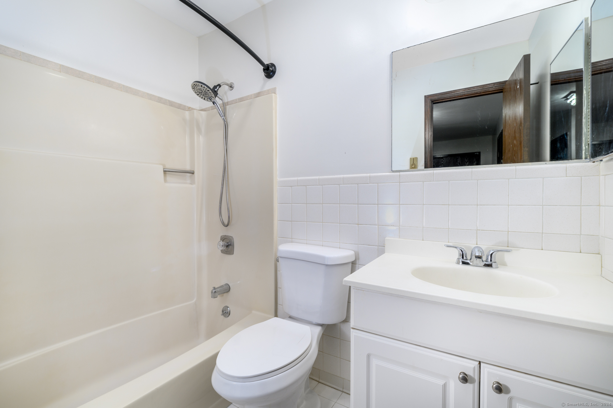 22 Radio Place #APT 10, Stamford, Connecticut image 8