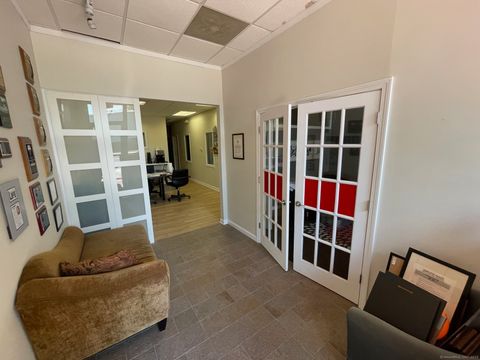 142 Market Square Newington CT 06111