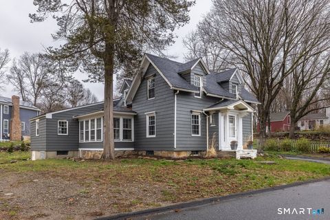 Photo of 33 Jerusalem Hill, Trumbull, CT 06611 (MLS # 24164975)