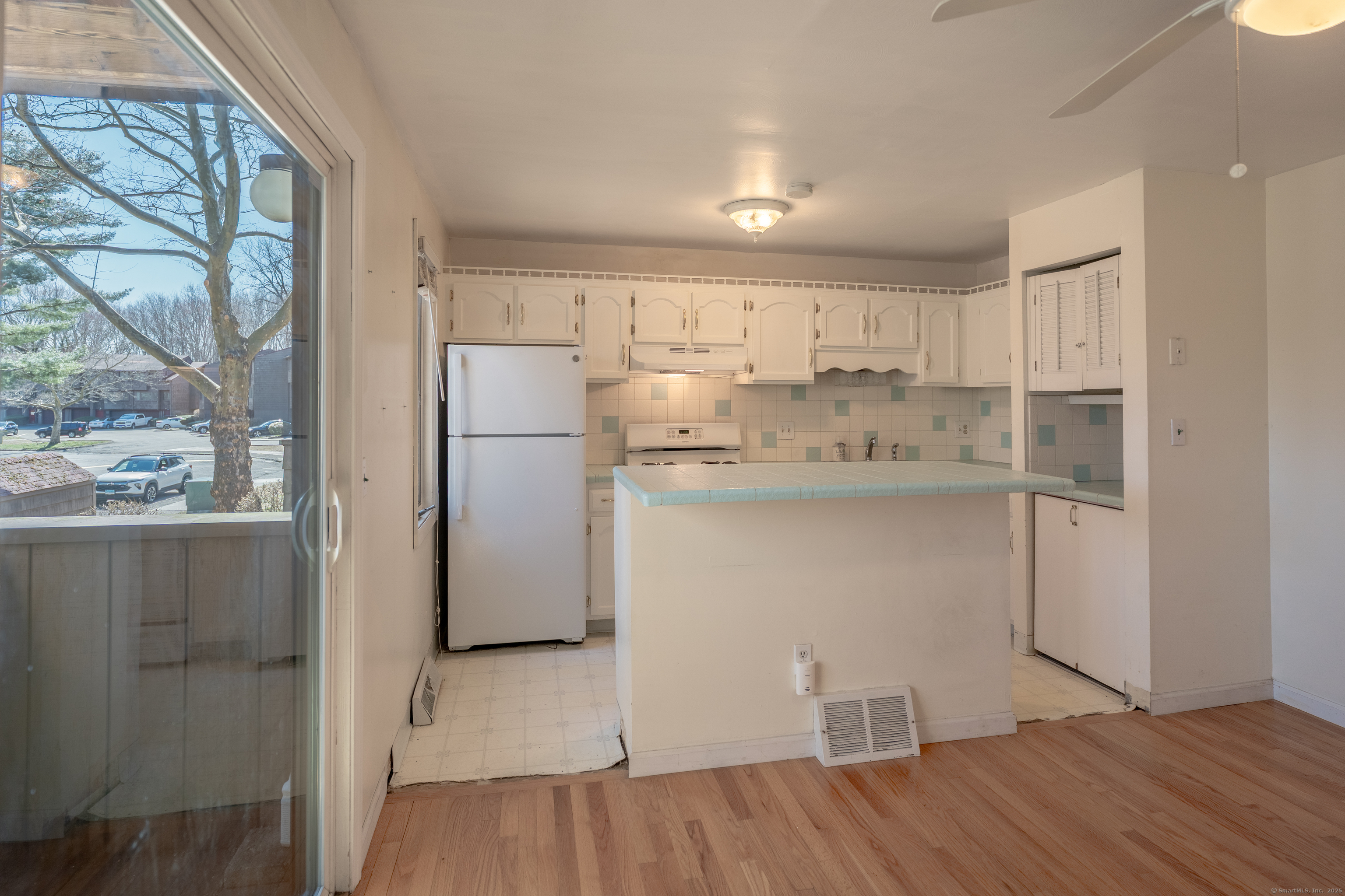 85 Towne House Road #85, Hamden, Connecticut image 6