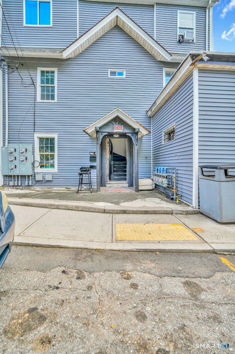 Multifamily For Rent - 54 High Street #2ND FLOOR<br/> Waterbury, CT 06704