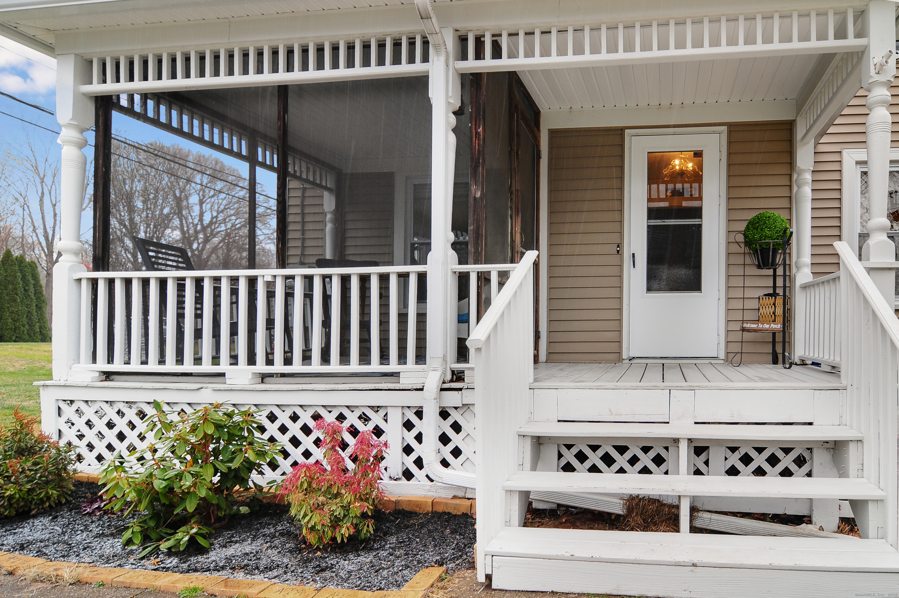 Windsor, Connecticut 06095, United States, 3 Bedrooms Bedrooms, ,1 BathroomBathrooms,Residential,Coming Soon,247773