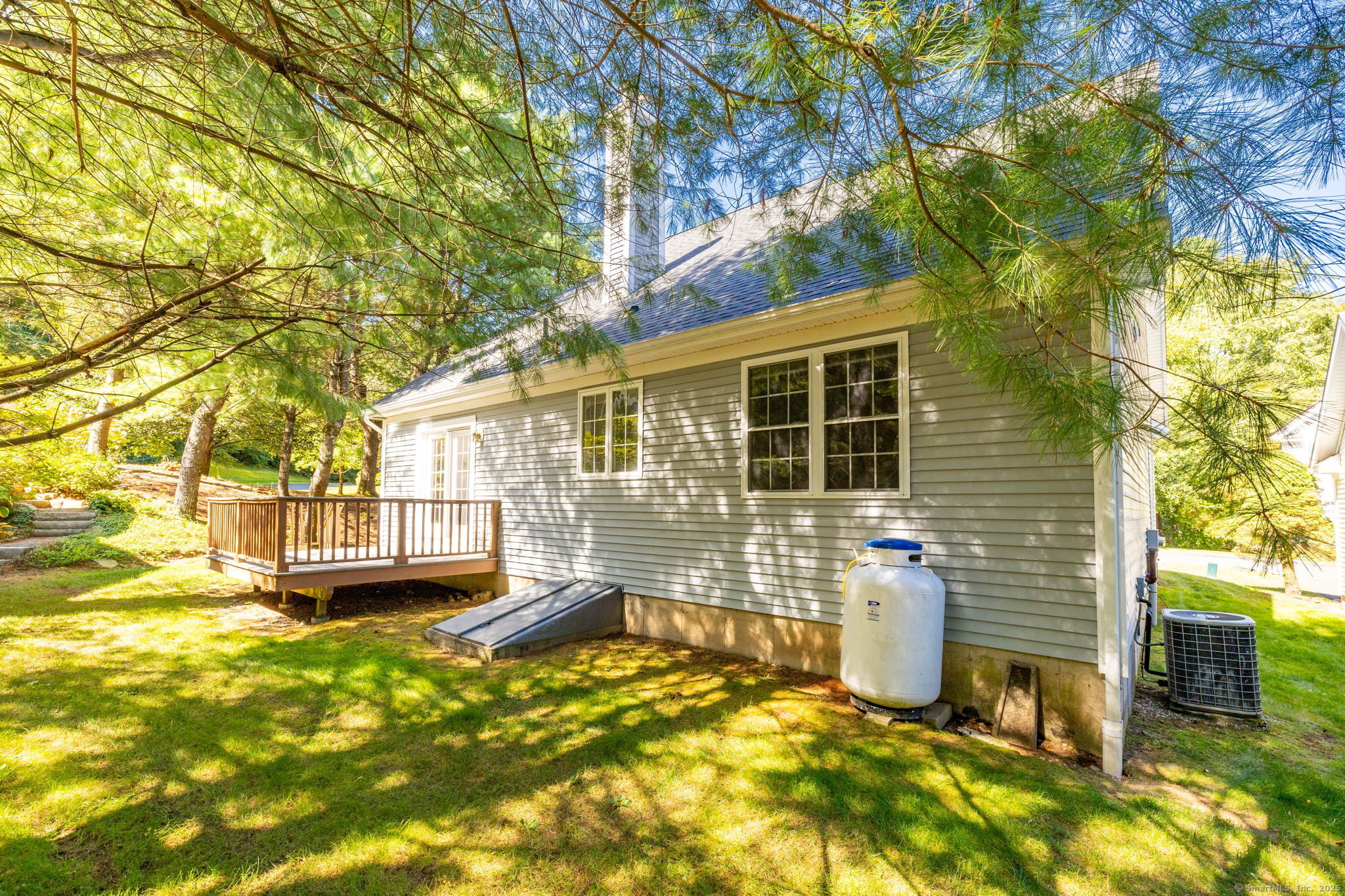 Simsbury, Connecticut 06070, United States, 2 Bedrooms Bedrooms, ,3 BathroomsBathrooms,Residential,Active,218295