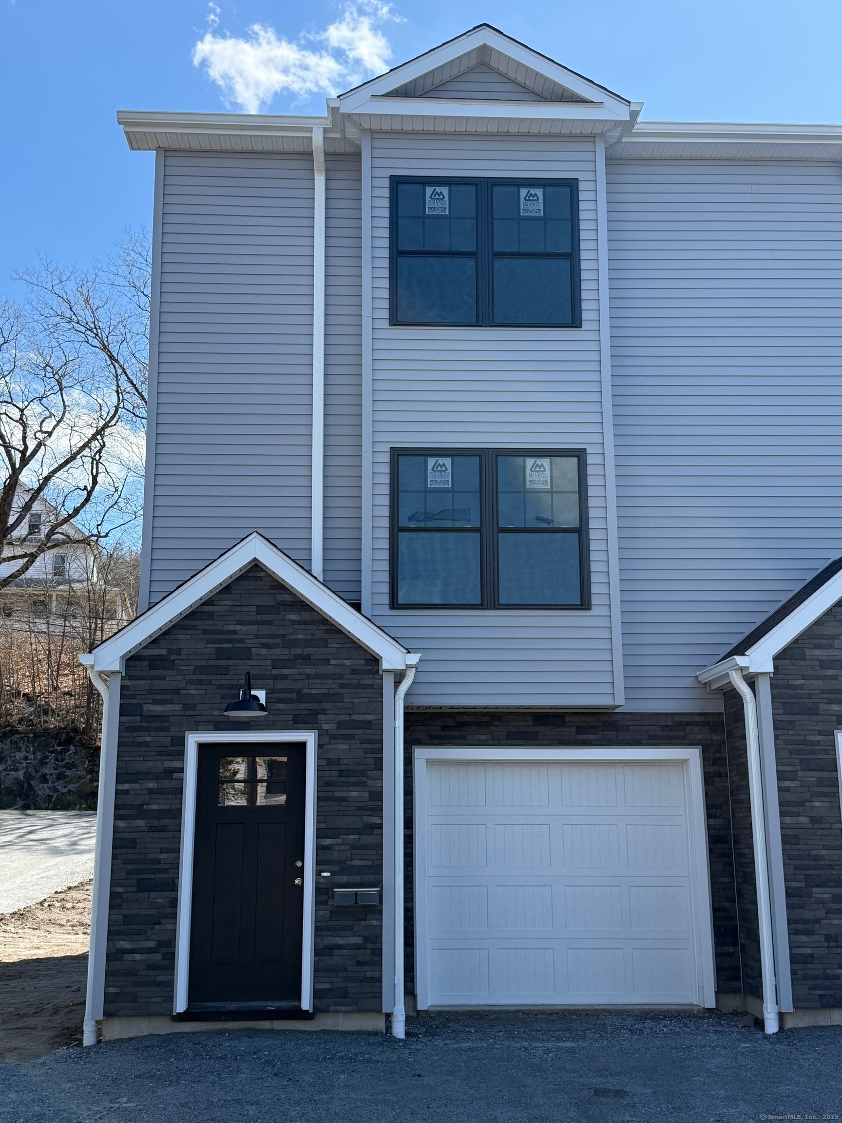 Rental Property at High Street 1, Naugatuck, Connecticut - Bedrooms: 2 
Bathrooms: 2 
Rooms: 5  - $2,500 MO.
