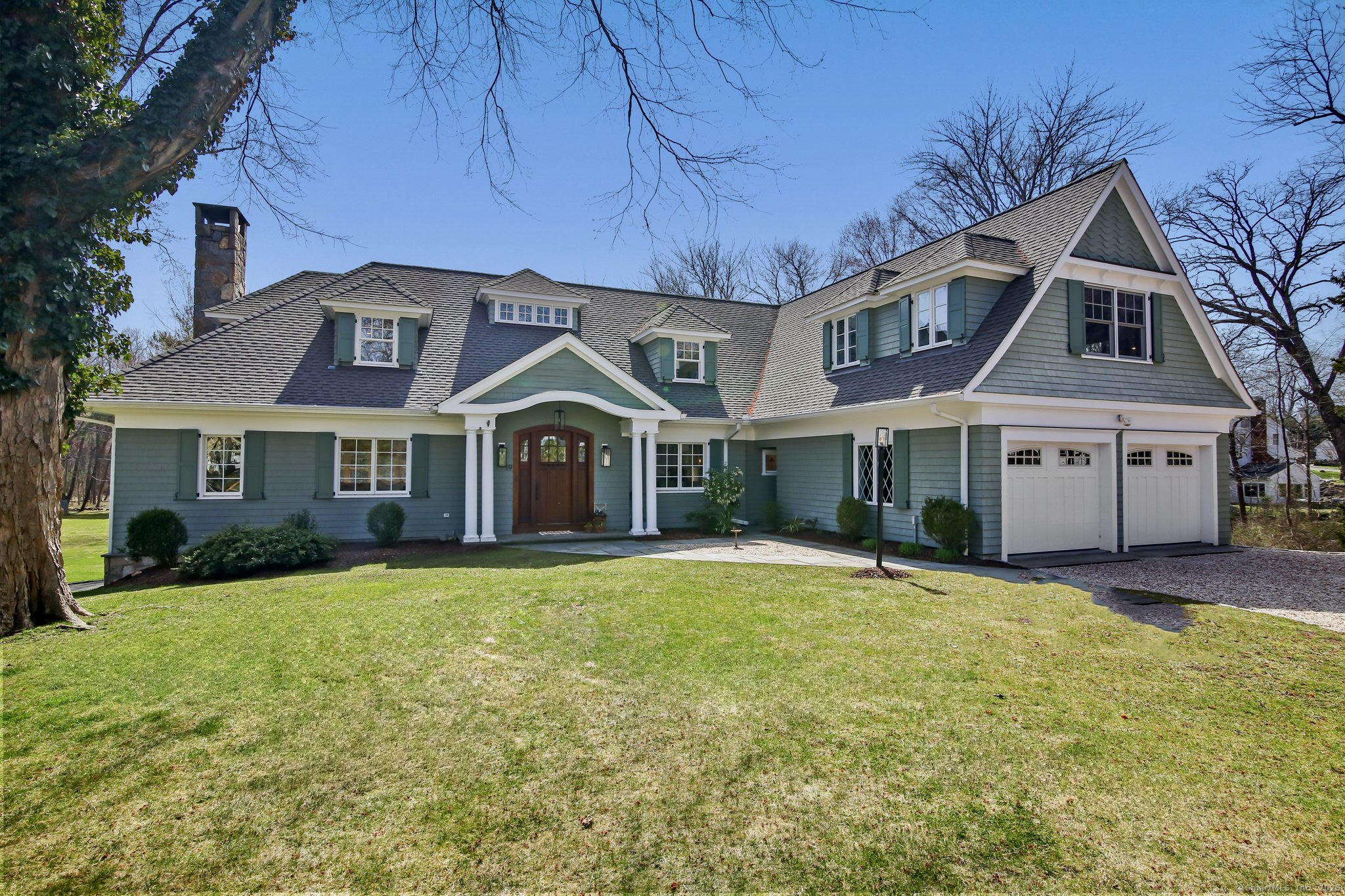 Bayberry Lane, Darien, Connecticut - 5 Bedrooms  
4 Bathrooms  
10 Rooms - 