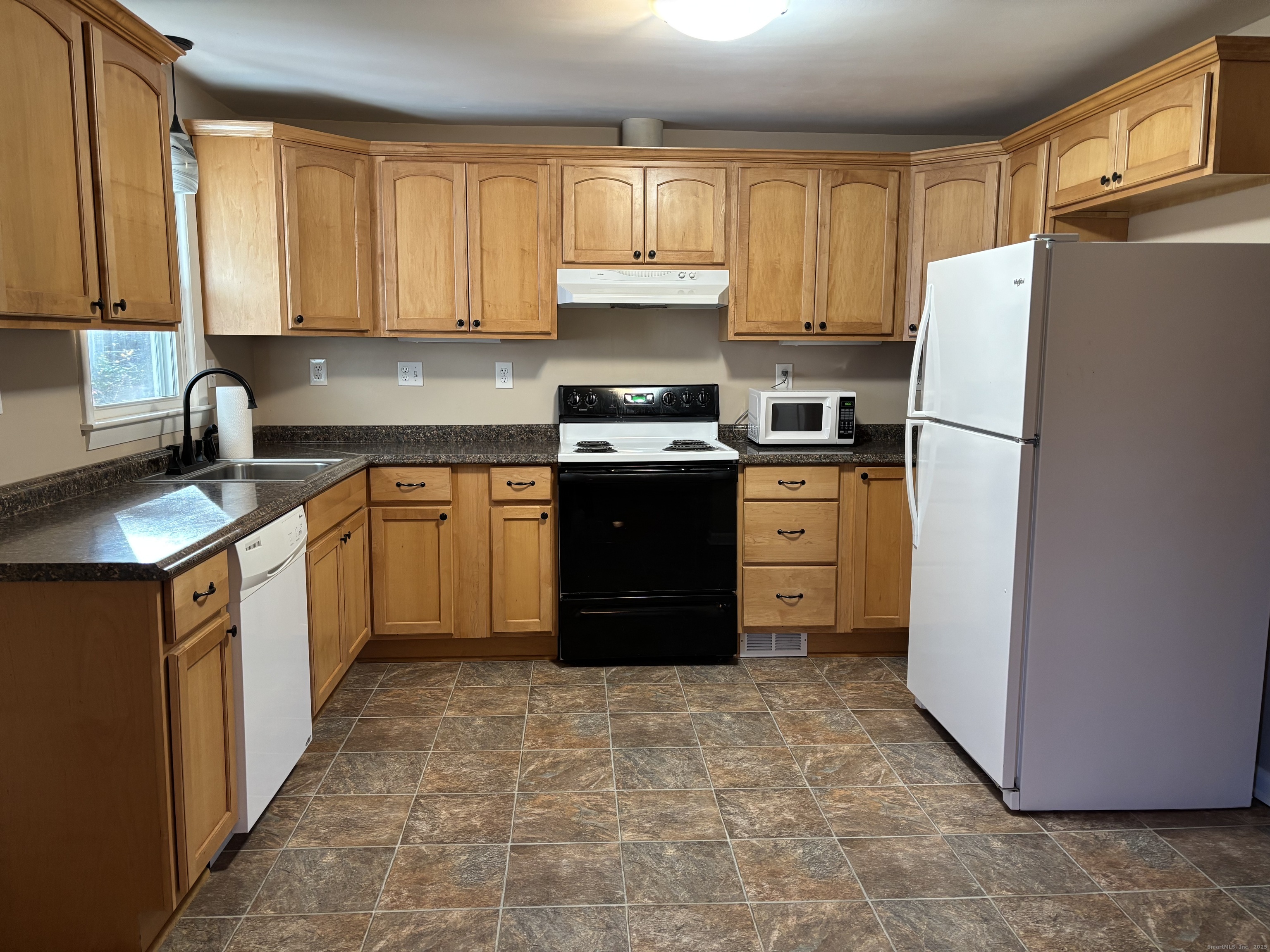 897 Colonel Ledyard Highway