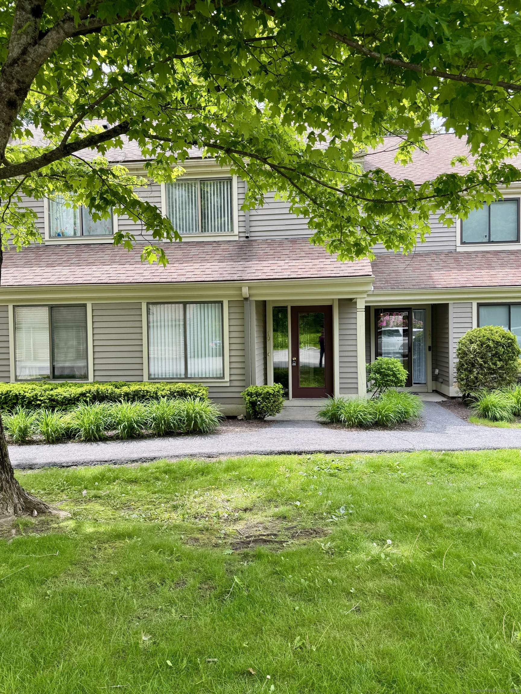 19 Riveredge Drive 19