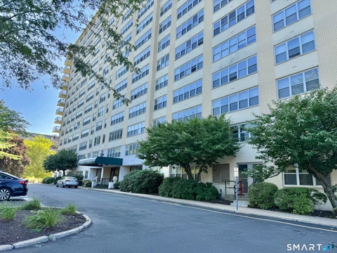 Condo For Sale - 2625 Park Avenue #3B<br/> Bridgeport, CT 06604