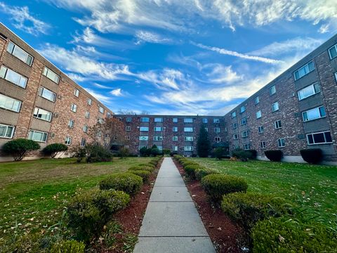 Photo of 111 Sherbrooke Avenue #127, Hartford, CT 06106 (MLS # 24154635)