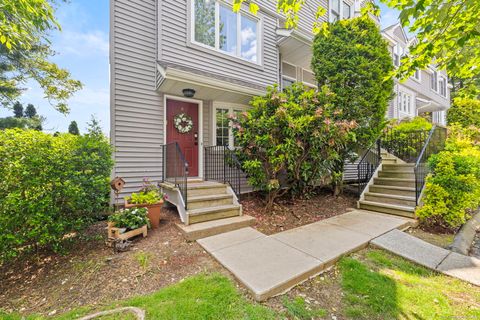 2700 Bedford Street APT M Stamford CT 06905