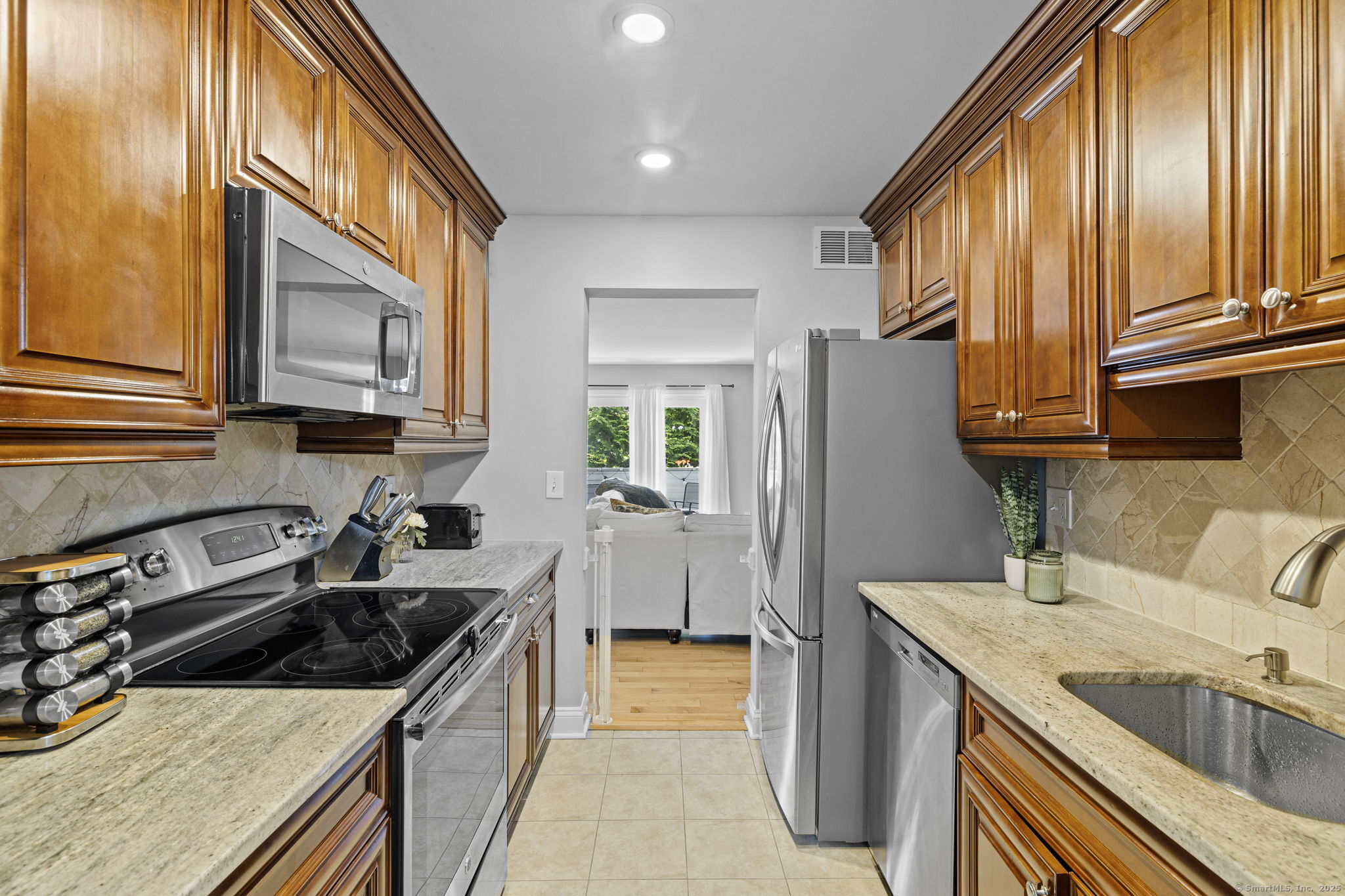 2700 Bedford Street APT M
