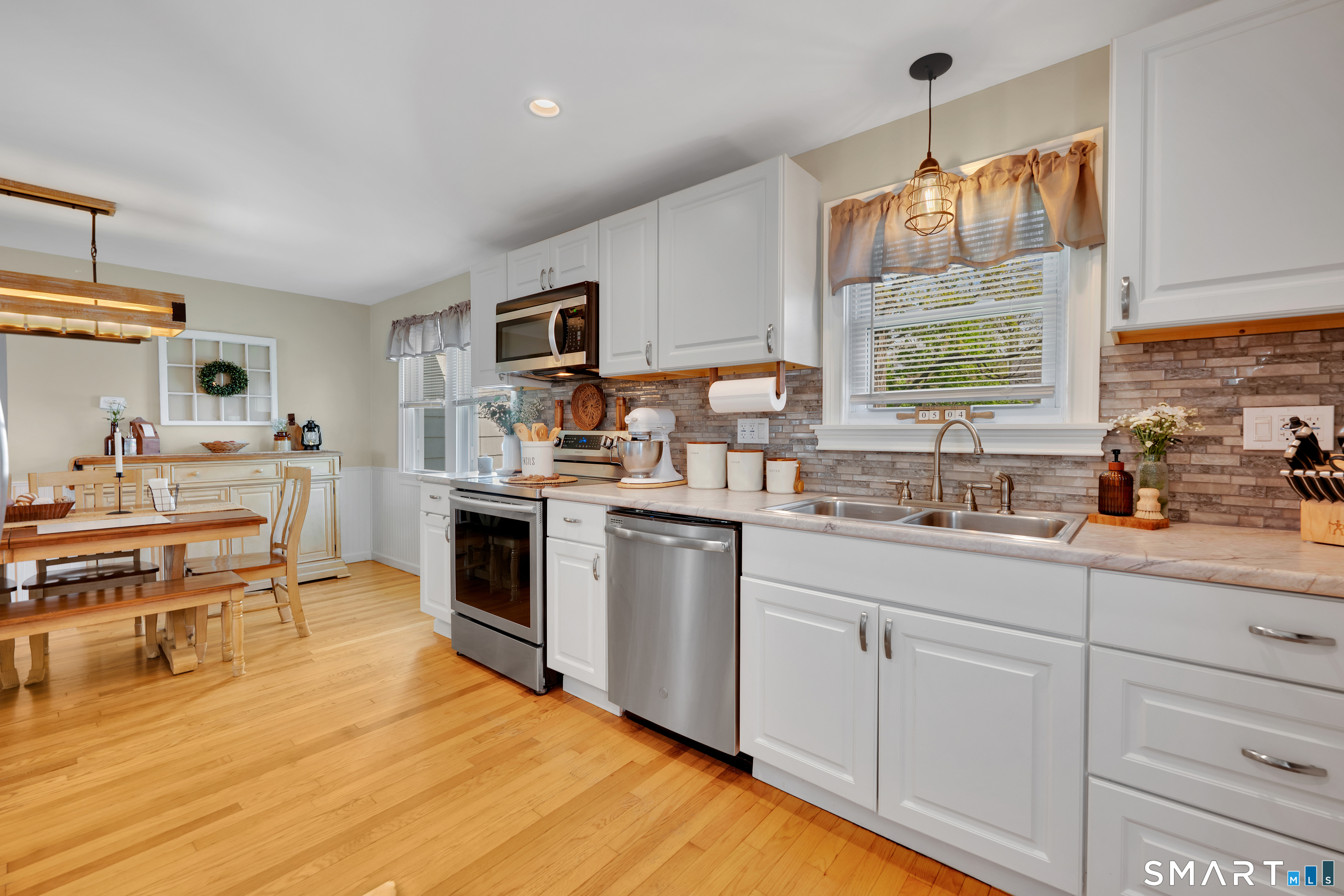 7 Mountain View Avenue