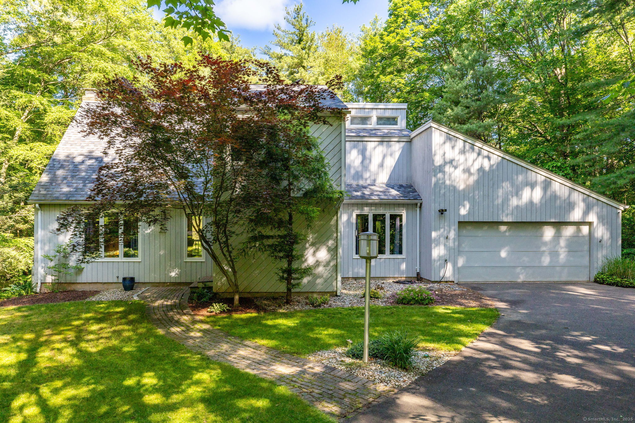 20 Roundhill Road