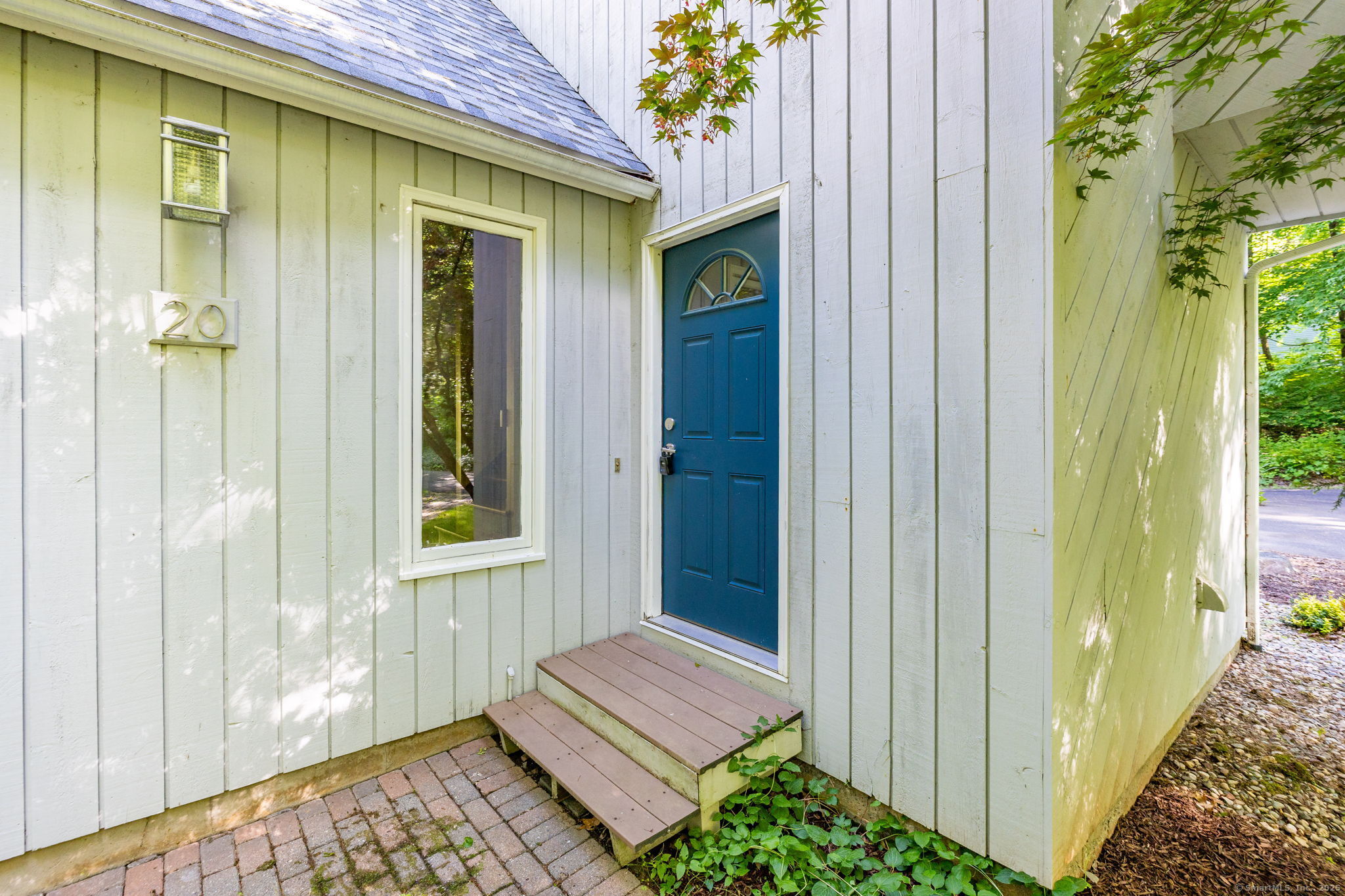 20 Roundhill Road