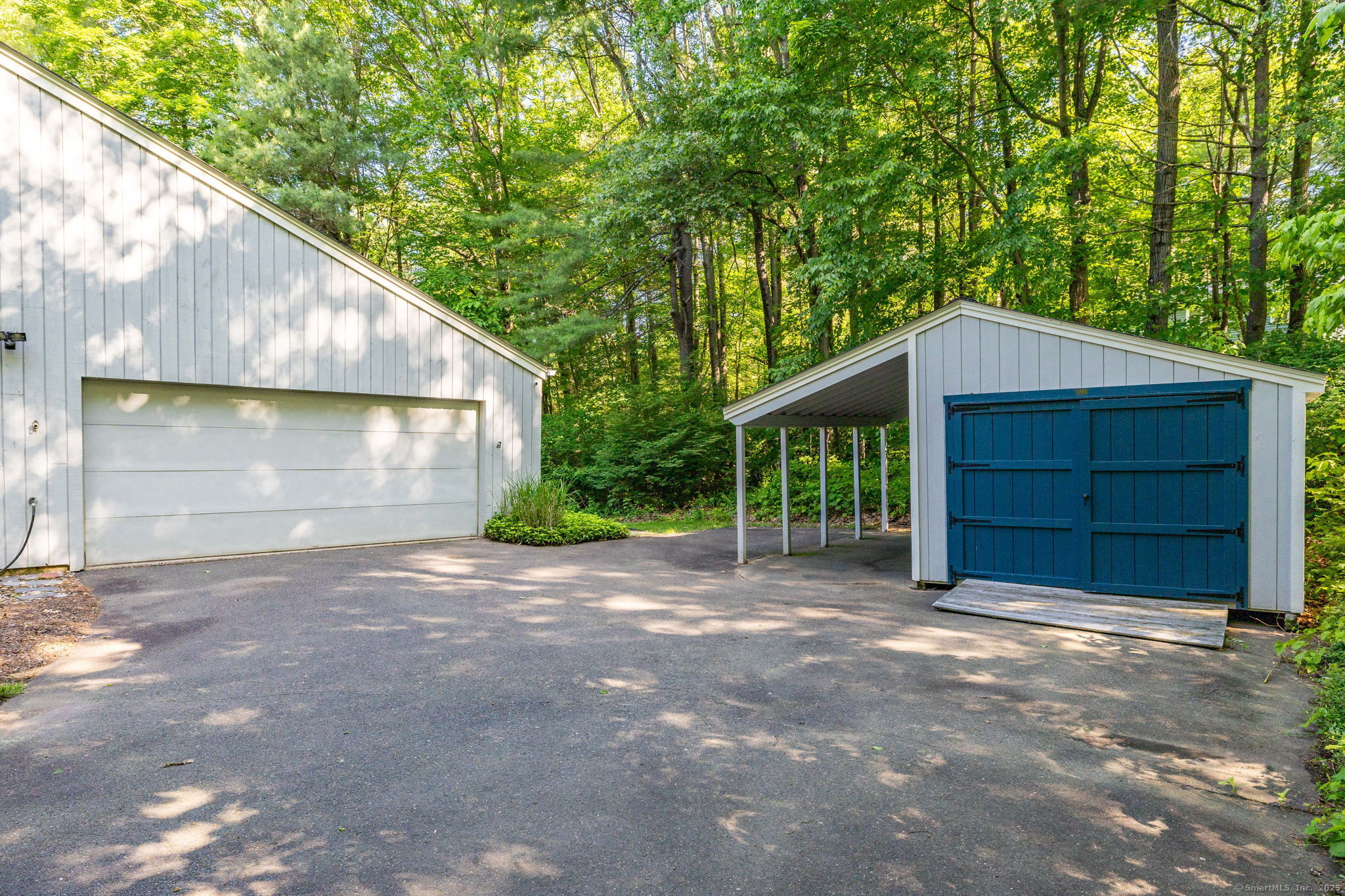 20 Roundhill Road