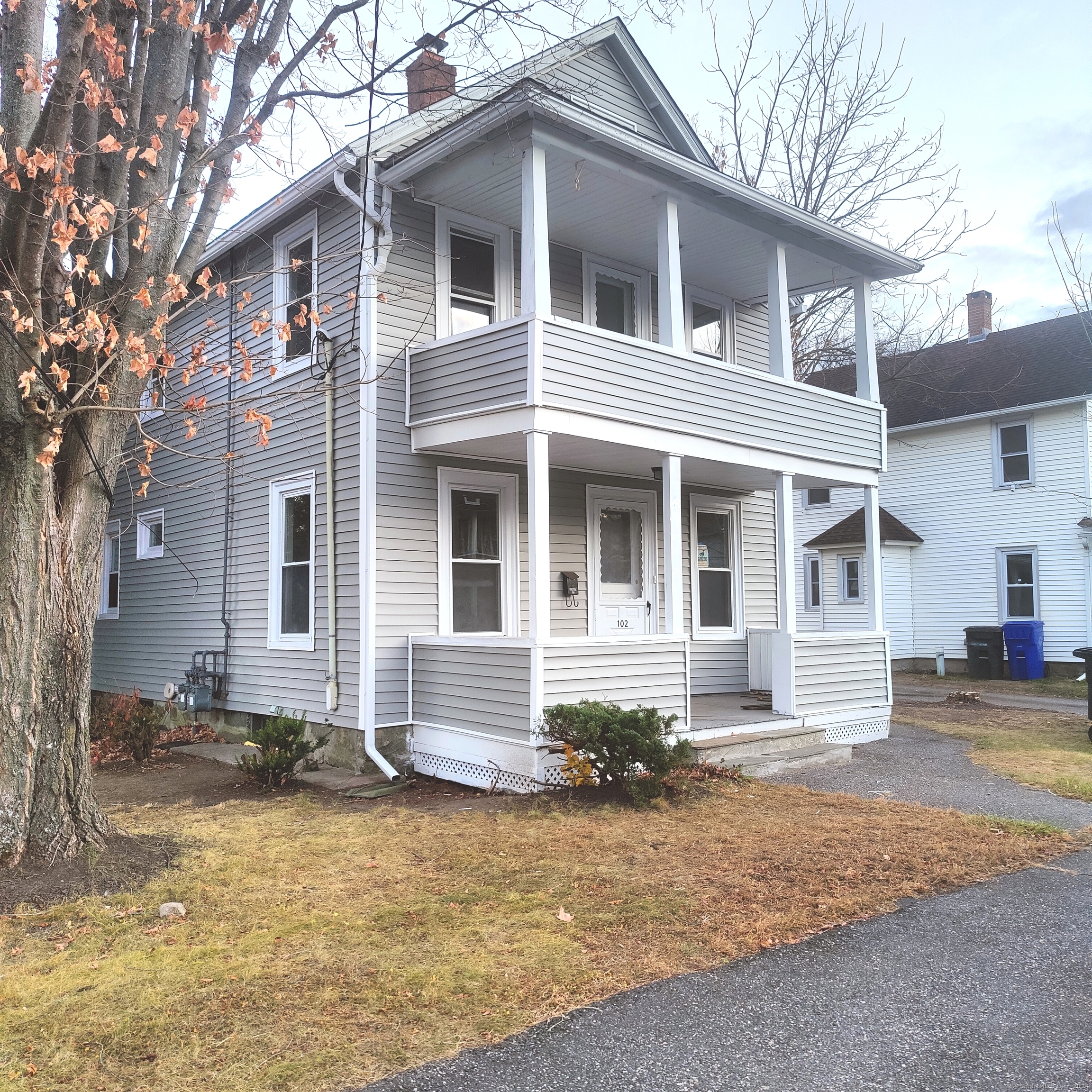 102 Red Mountain Avenue, Torrington, Connecticut - 2 Bedrooms  
1 Bathrooms  
5 Rooms - 