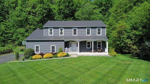 Homes For Sale - 37 Vintage Road<br/> Trumbull, CT 06611