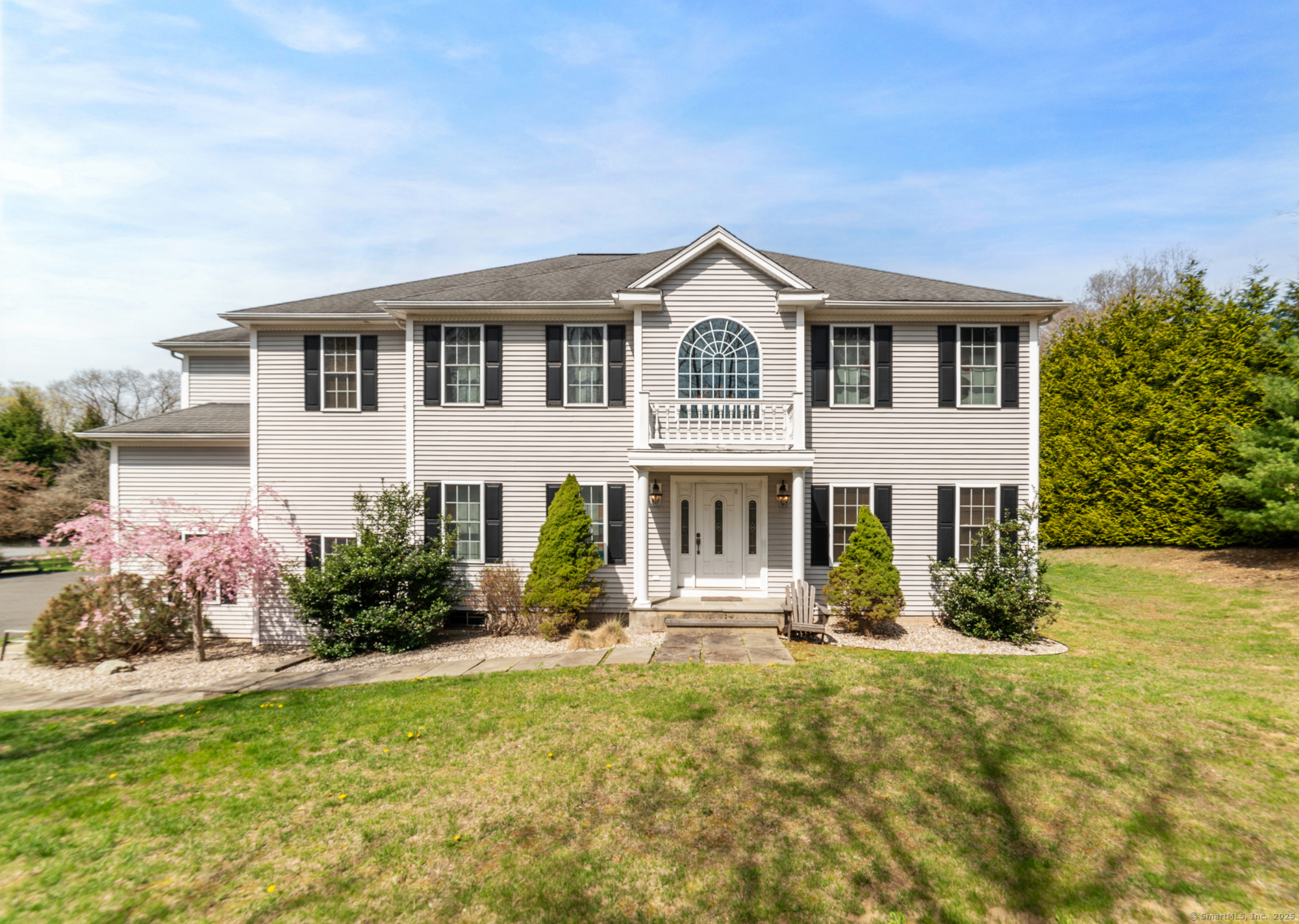 Old Poverty Road, Southbury, Connecticut - 4 Bedrooms  
4 Bathrooms  
9 Rooms - 