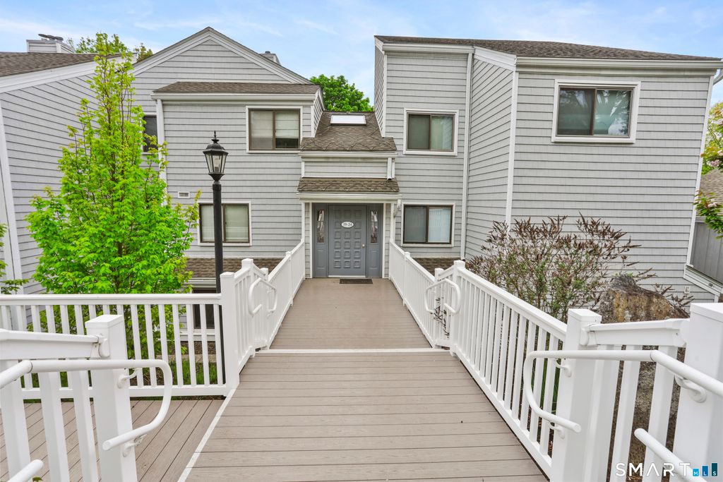 Photo of 22 Rowayton Woods Drive #22, Norwalk, CT 06854 (MLS # 24173473)