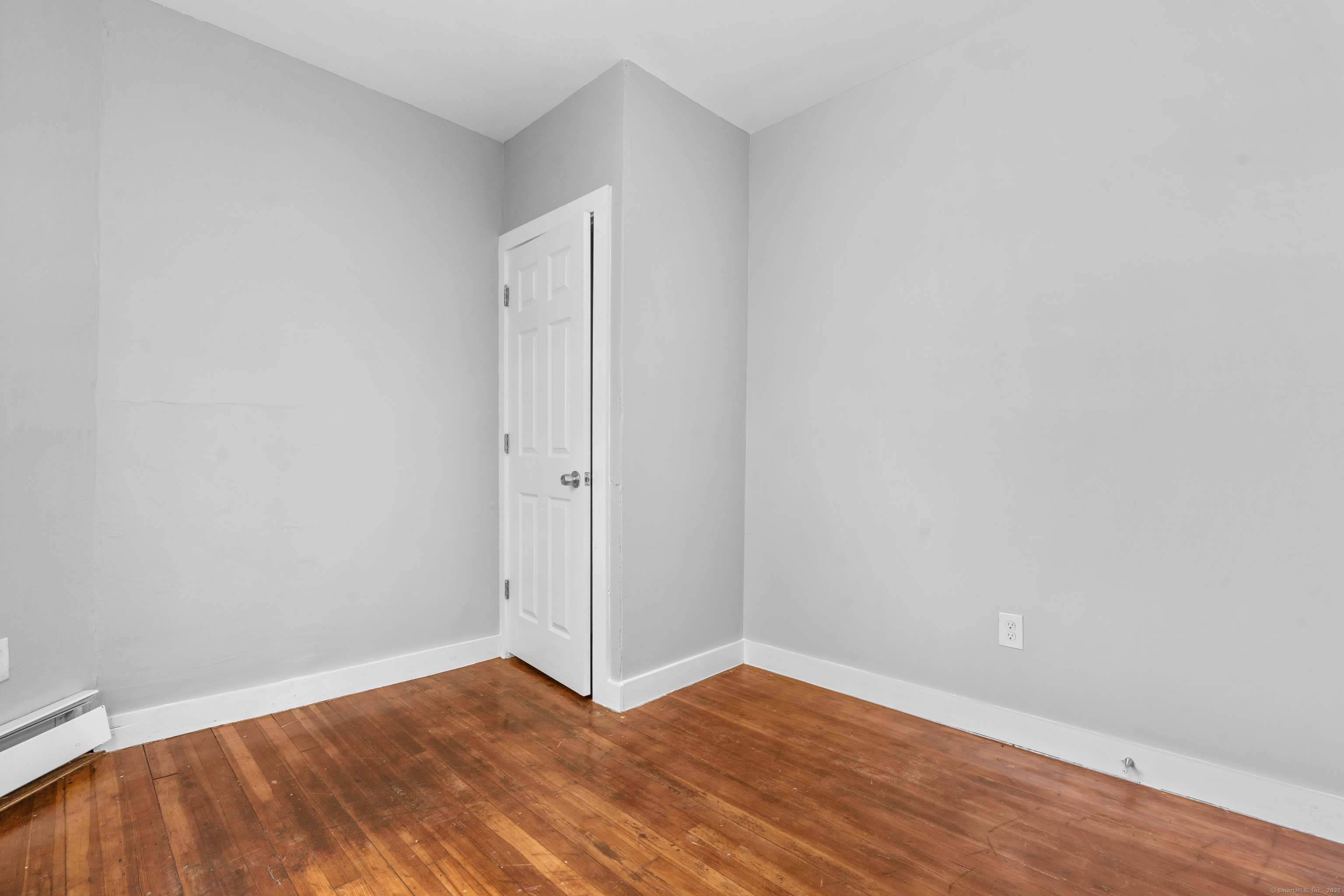 Hartford, Connecticut 06112, United States, 3 Bedrooms Bedrooms, ,1 BathroomBathrooms,Residential,Active,231402