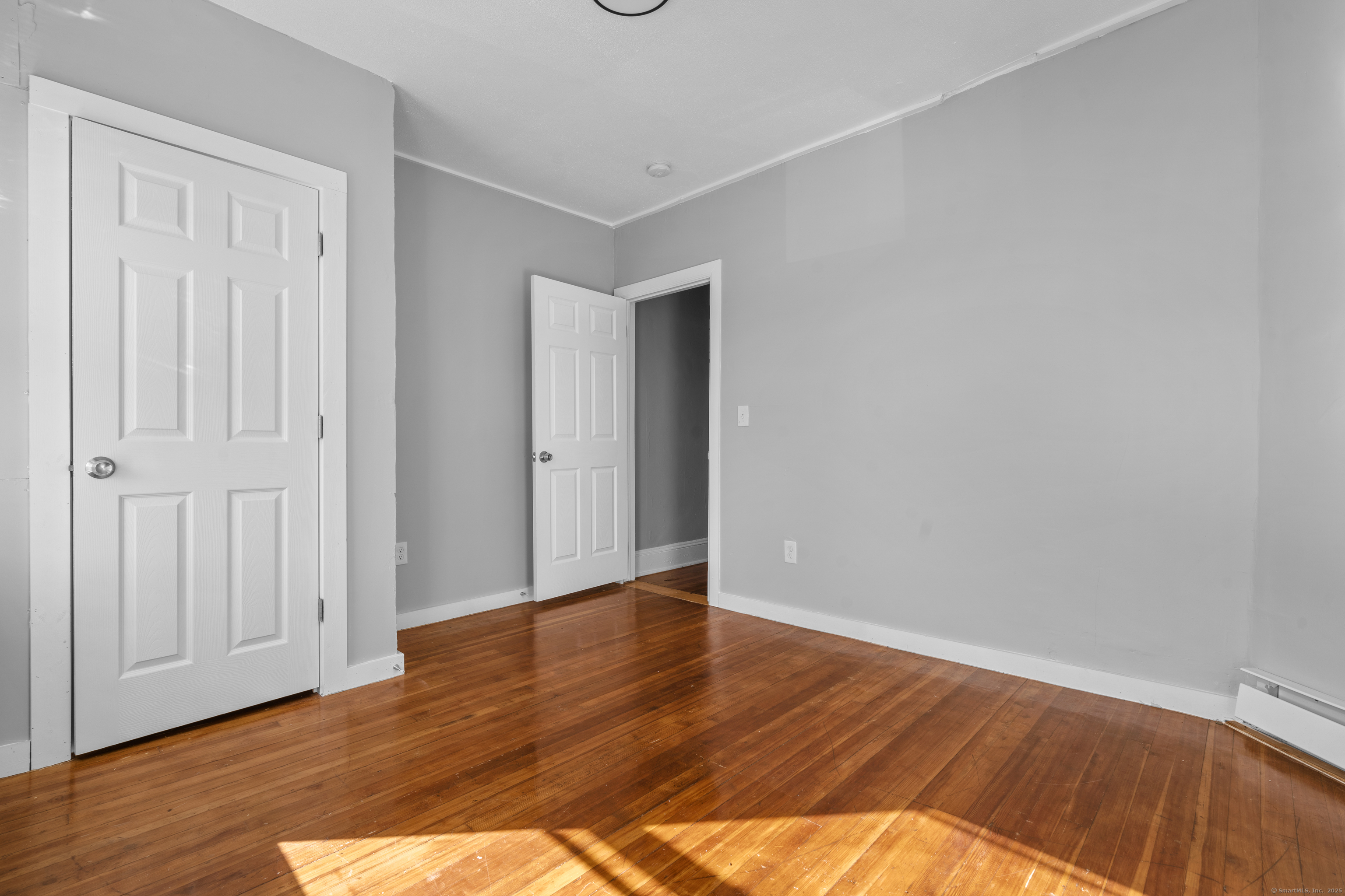 Hartford, Connecticut 06112, United States, 3 Bedrooms Bedrooms, ,1 BathroomBathrooms,Residential,Active,231402