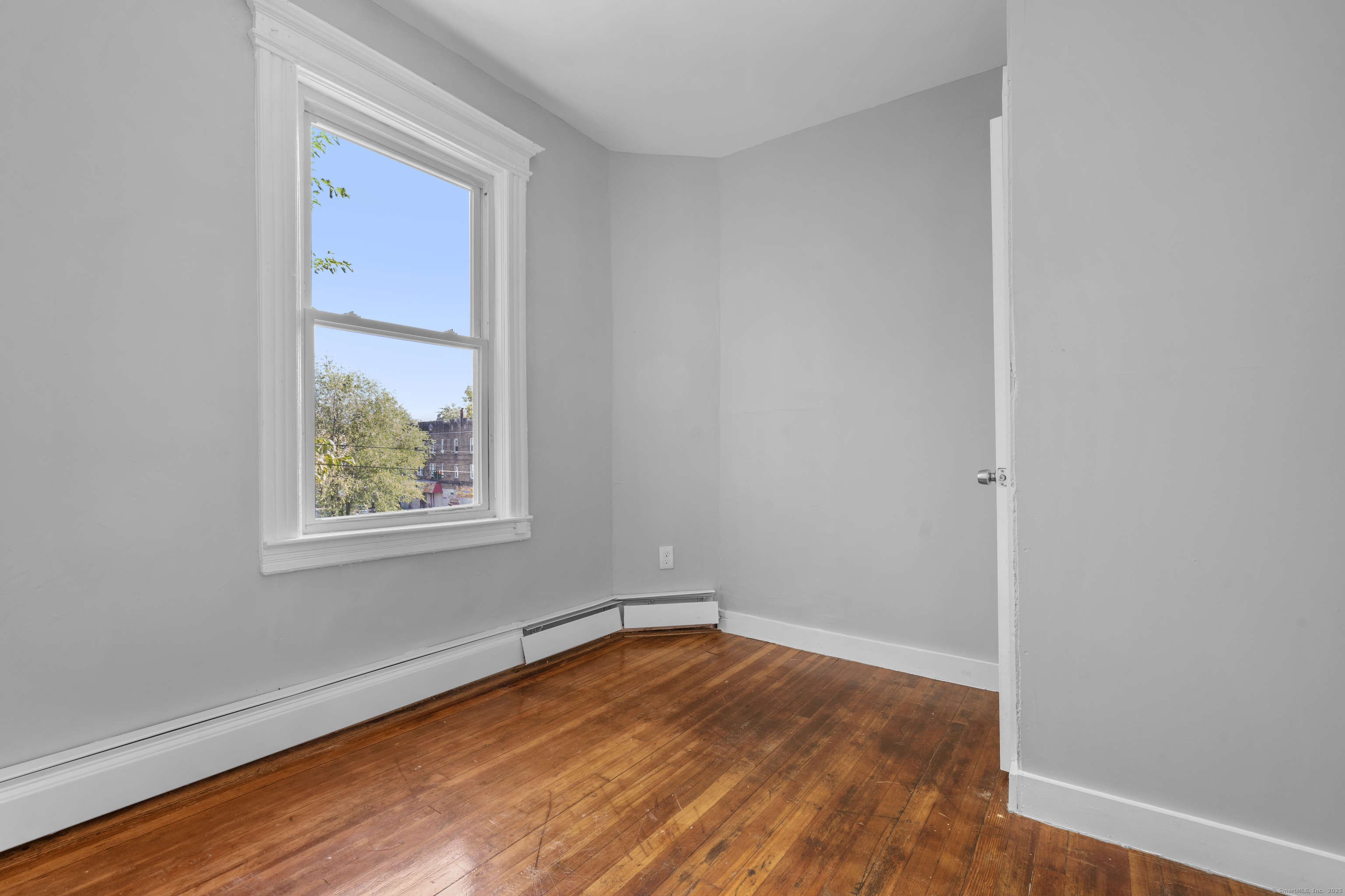 Hartford, Connecticut 06112, United States, 3 Bedrooms Bedrooms, ,1 BathroomBathrooms,Residential,Active,231402