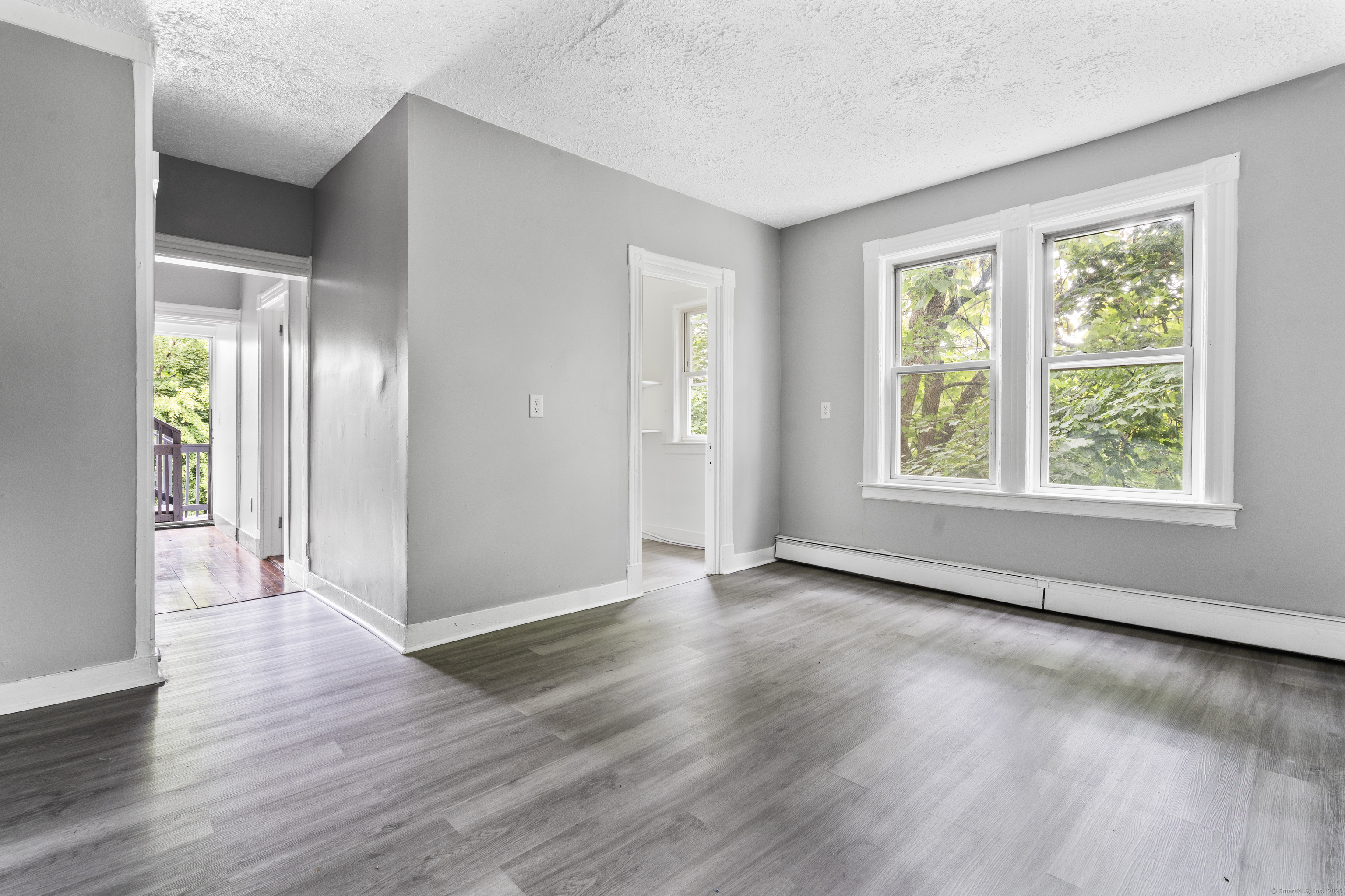 Hartford, Connecticut 06112, United States, 3 Bedrooms Bedrooms, ,1 BathroomBathrooms,Residential,Active,231402