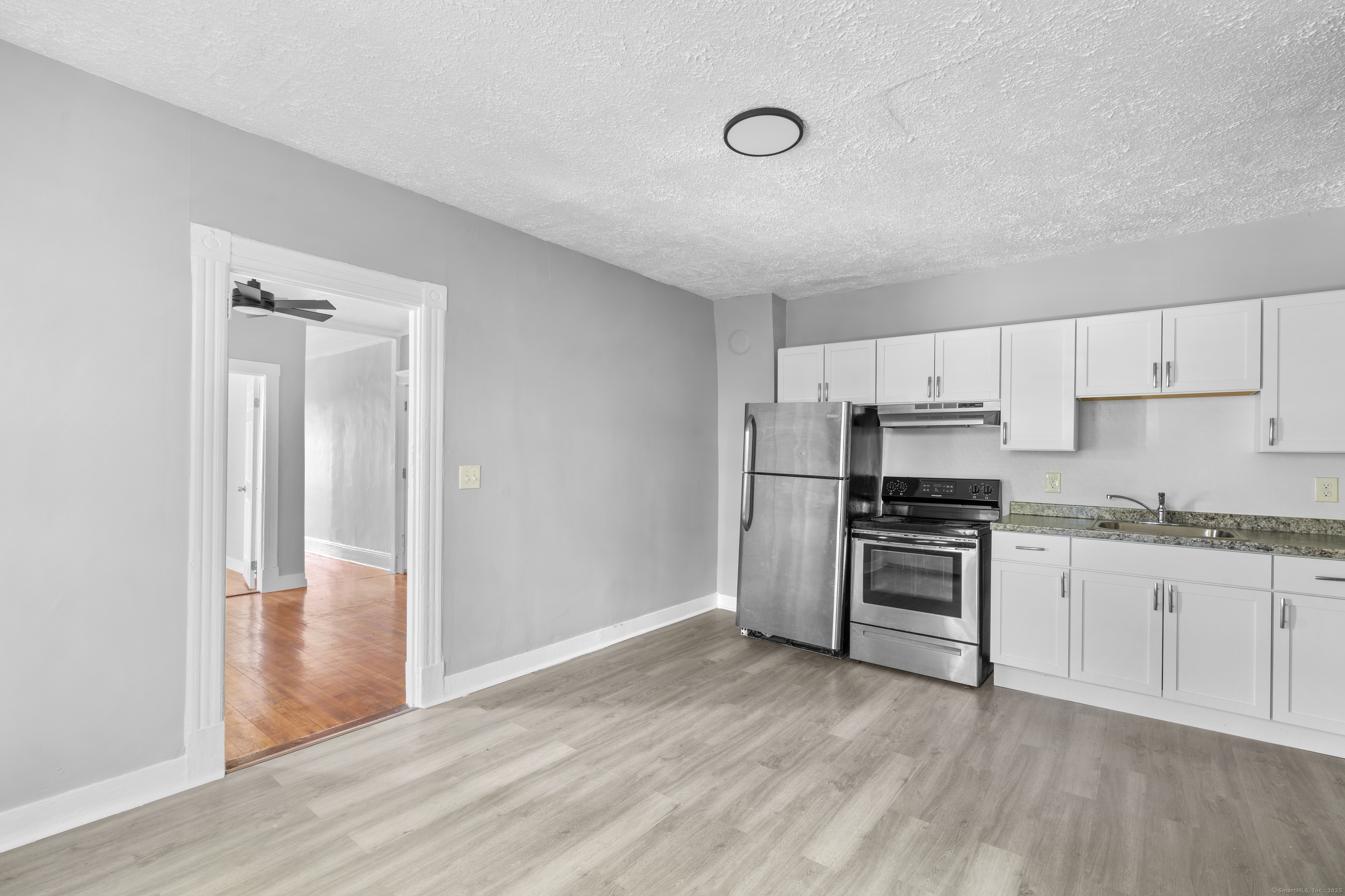 Hartford, Connecticut 06112, United States, 3 Bedrooms Bedrooms, ,1 BathroomBathrooms,Residential,Active,231402