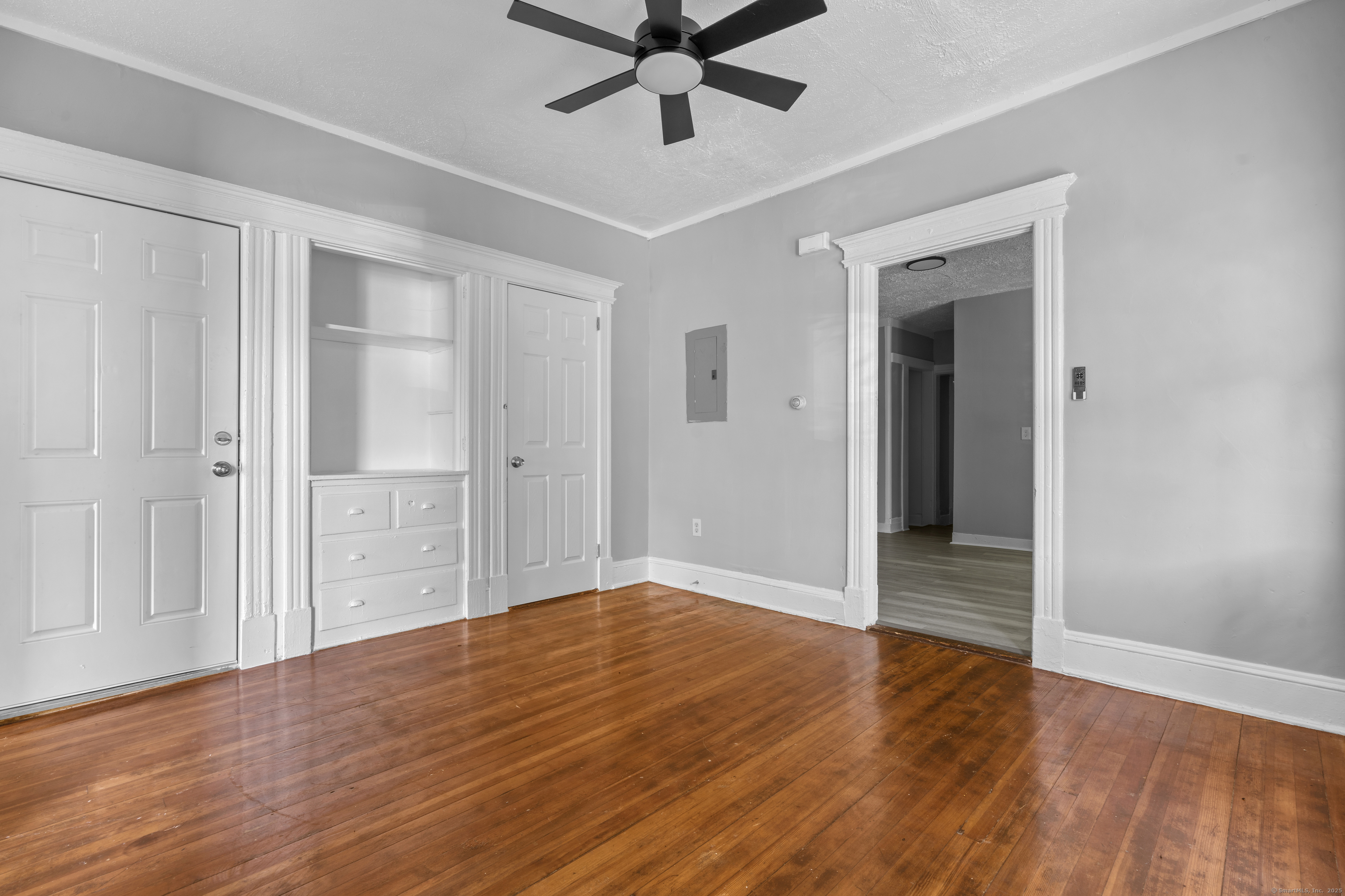 Hartford, Connecticut 06112, United States, 3 Bedrooms Bedrooms, ,1 BathroomBathrooms,Residential,Active,231402