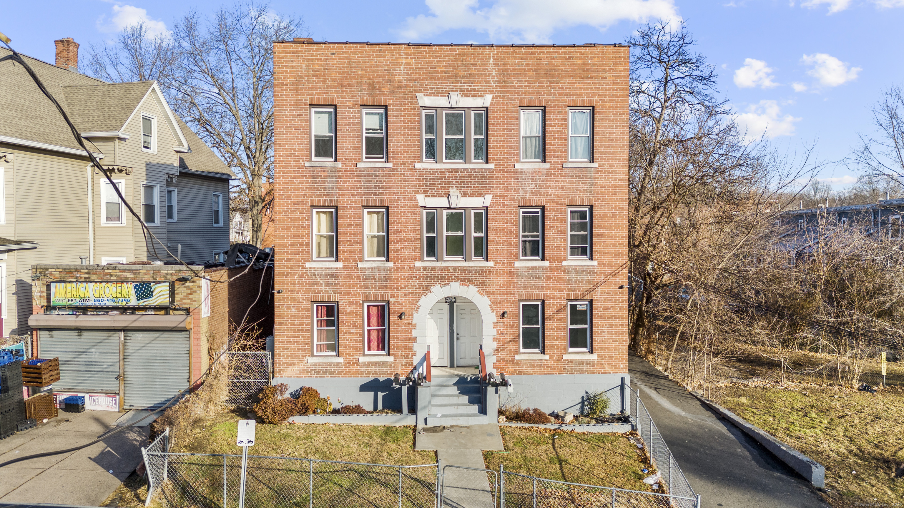 Hartford, Connecticut 06112, United States, 3 Bedrooms Bedrooms, ,1 BathroomBathrooms,Residential,Active,231402