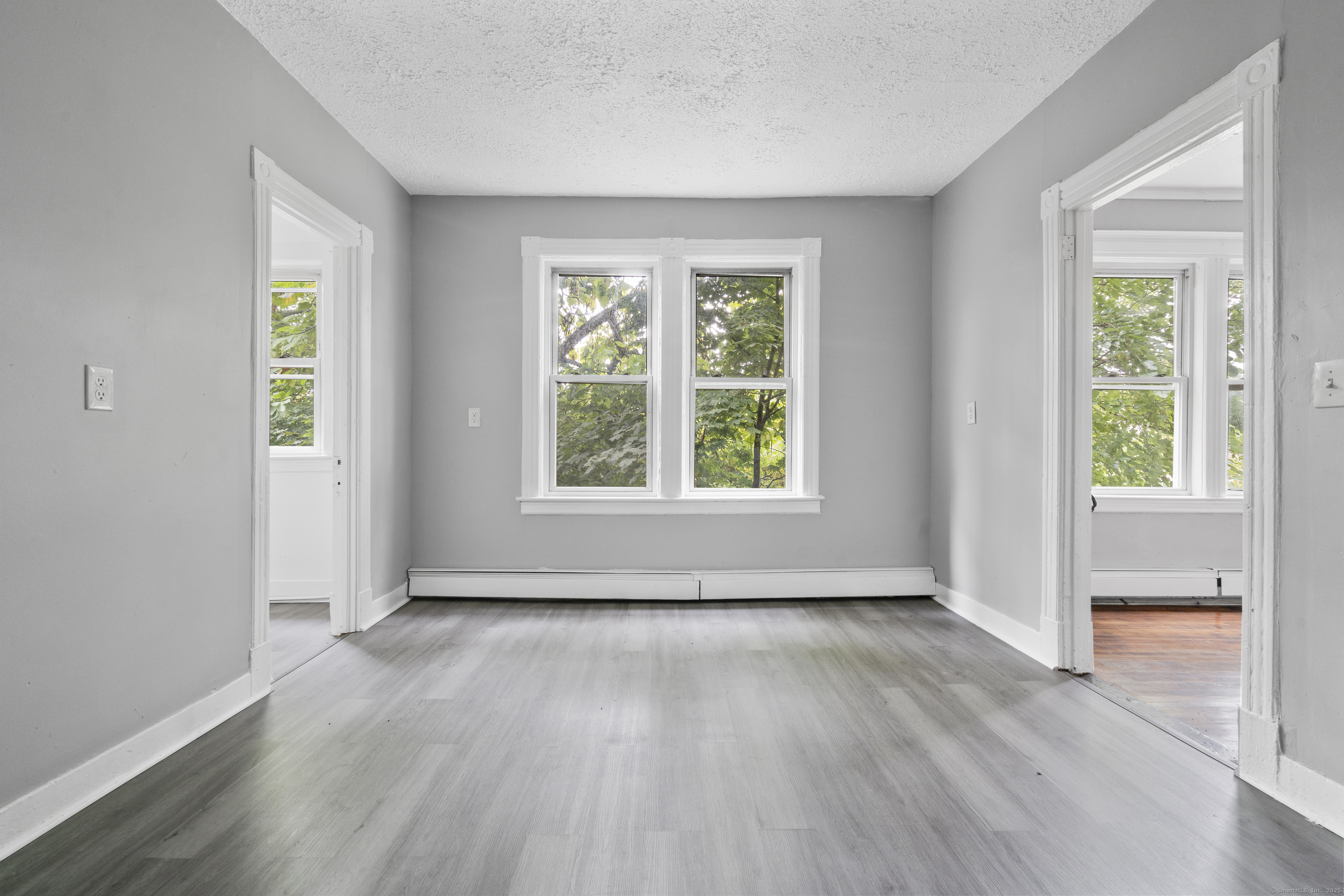 Hartford, Connecticut 06112, United States, 3 Bedrooms Bedrooms, ,1 BathroomBathrooms,Residential,Active,231402