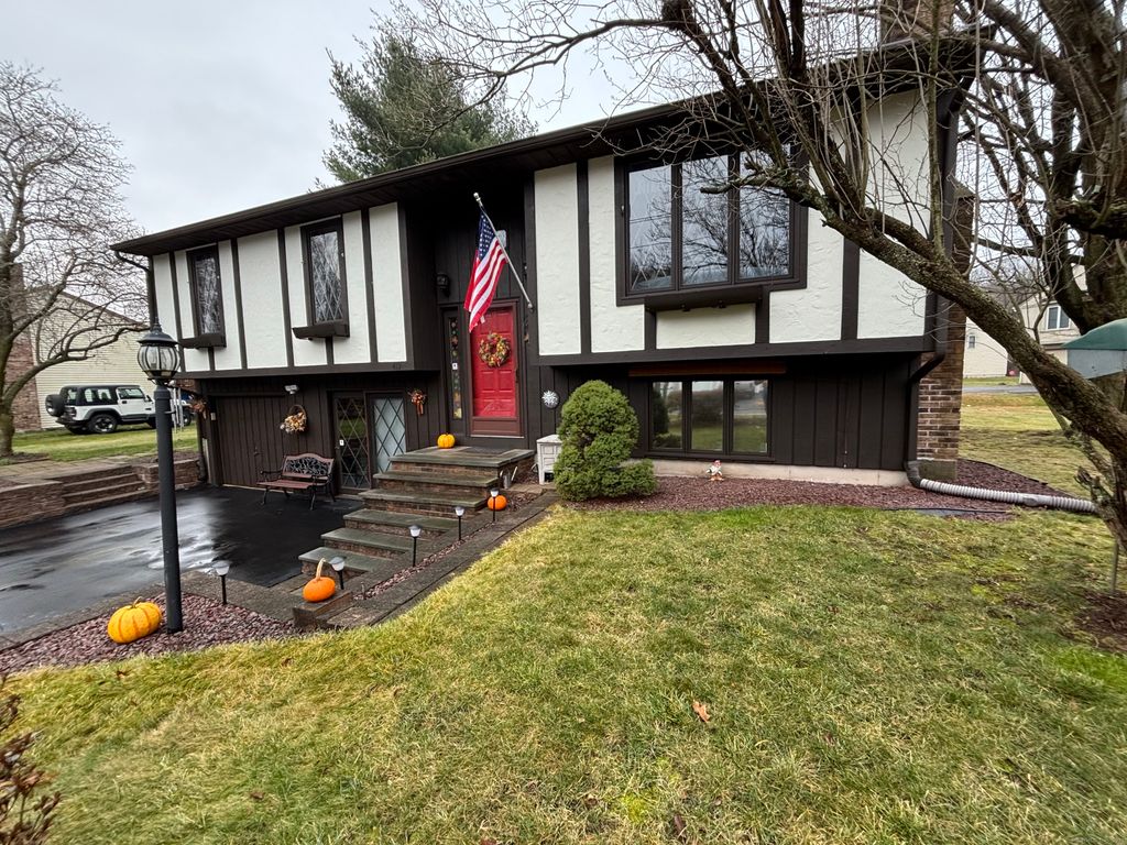 Photo of 419 Gracey Avenue, Meriden, CT 06451 (MLS # 24141913)