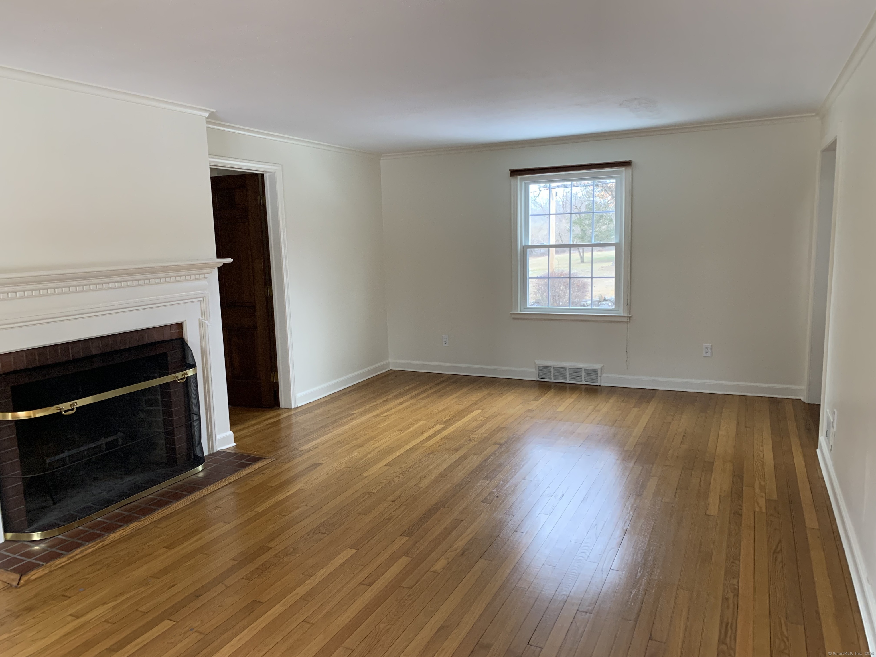 1057 Orange Center Road, Orange, Connecticut image 3