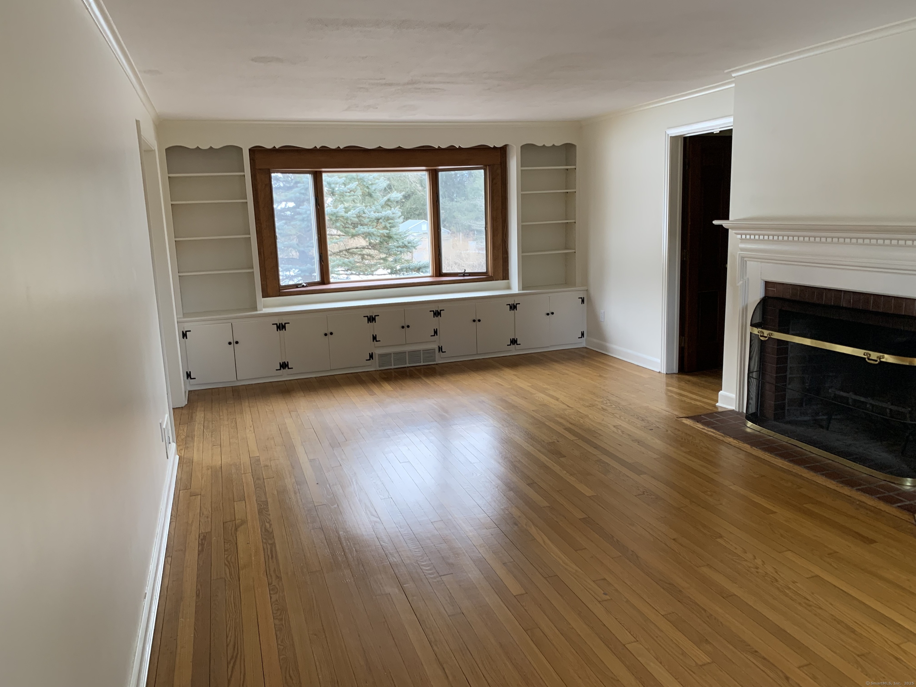 1057 Orange Center Road, Orange, Connecticut image 4