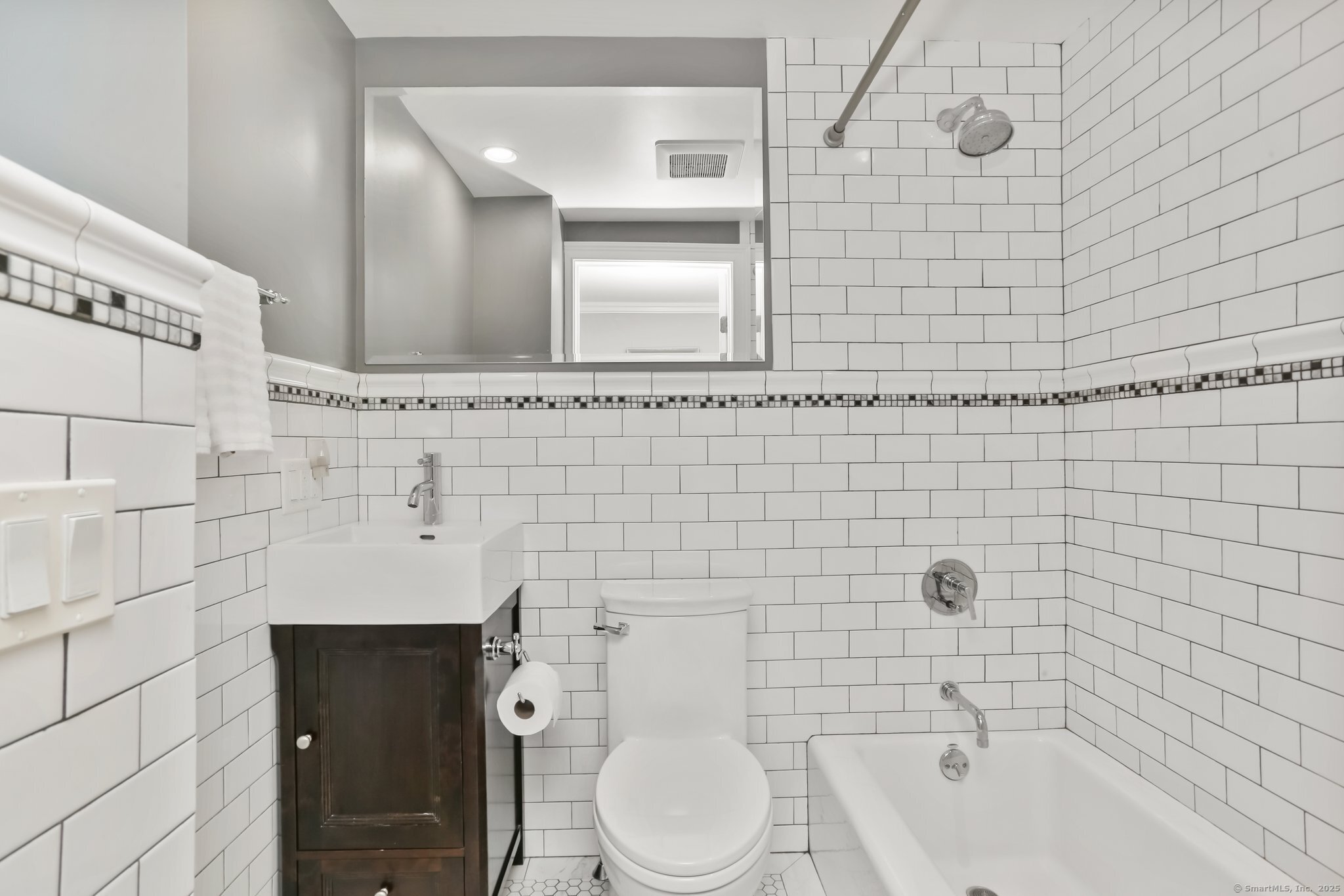 12 Laddins Rock Road, Greenwich, Connecticut image 32