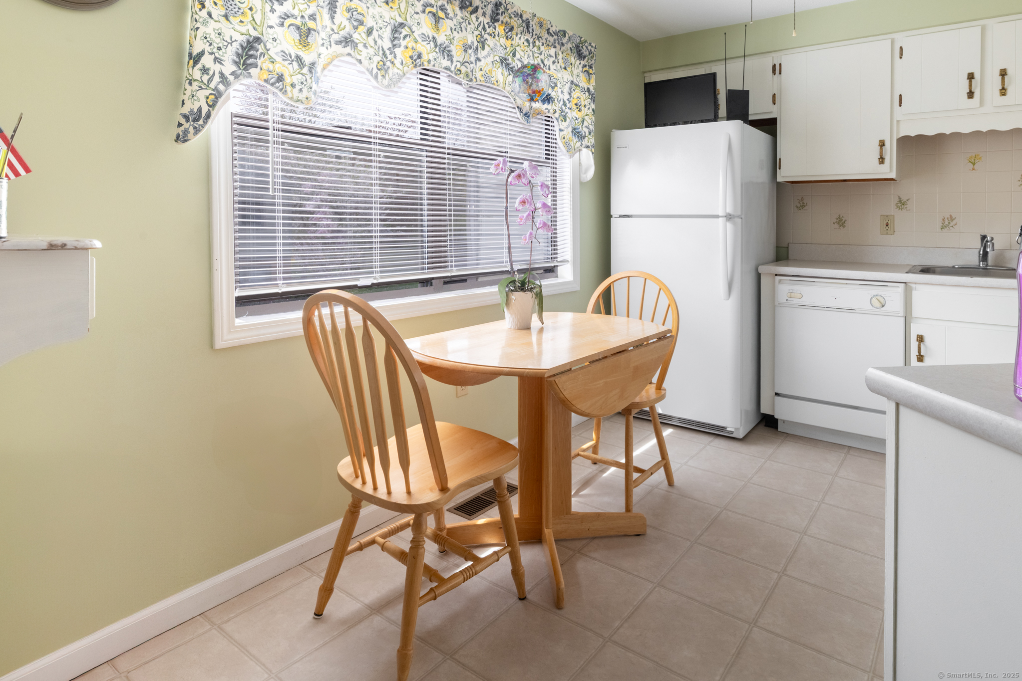 202 Metacomet Drive #202, Meriden, Connecticut image 12