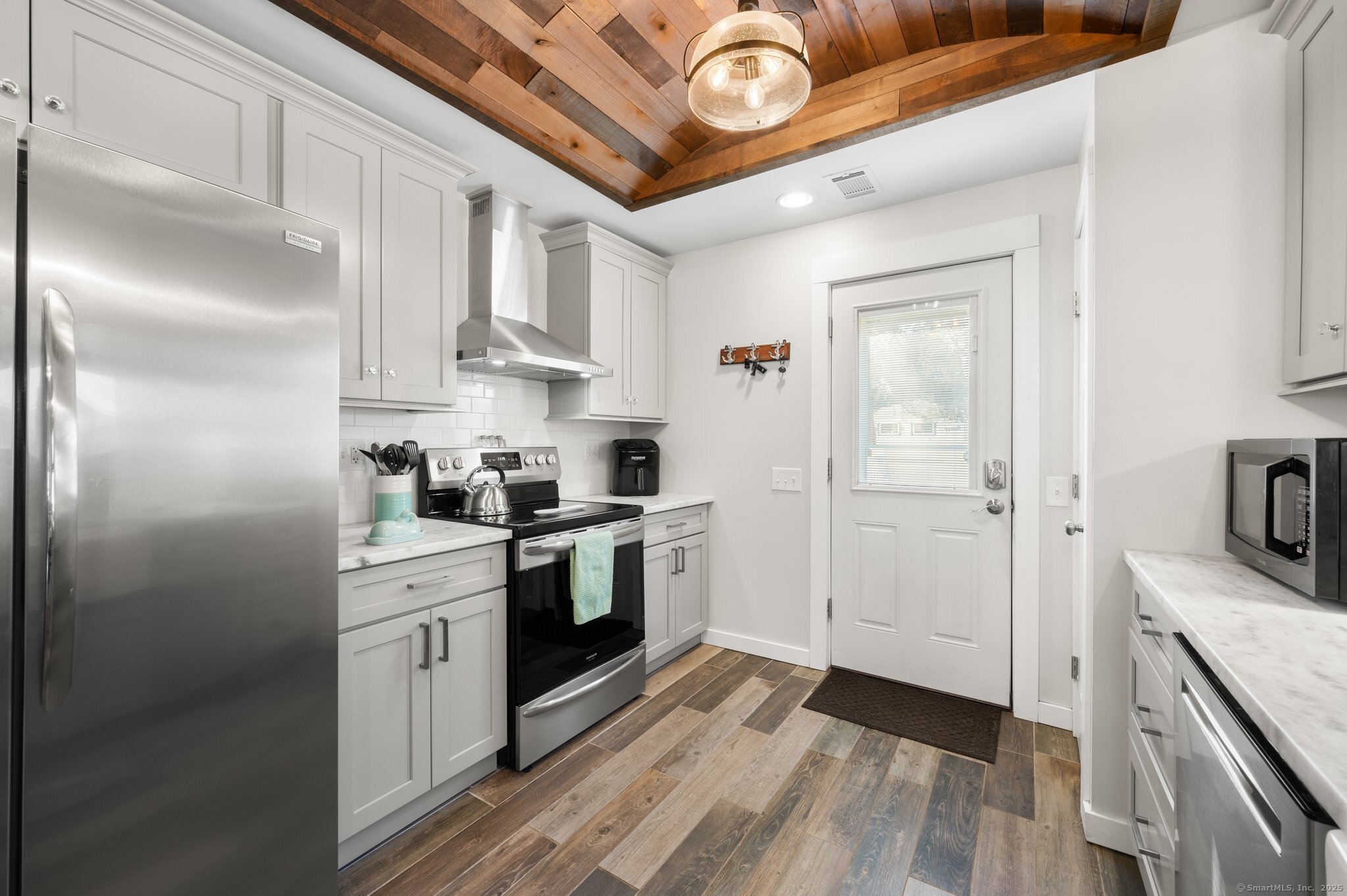 157 Grove Avenue, Groton, Connecticut image 9