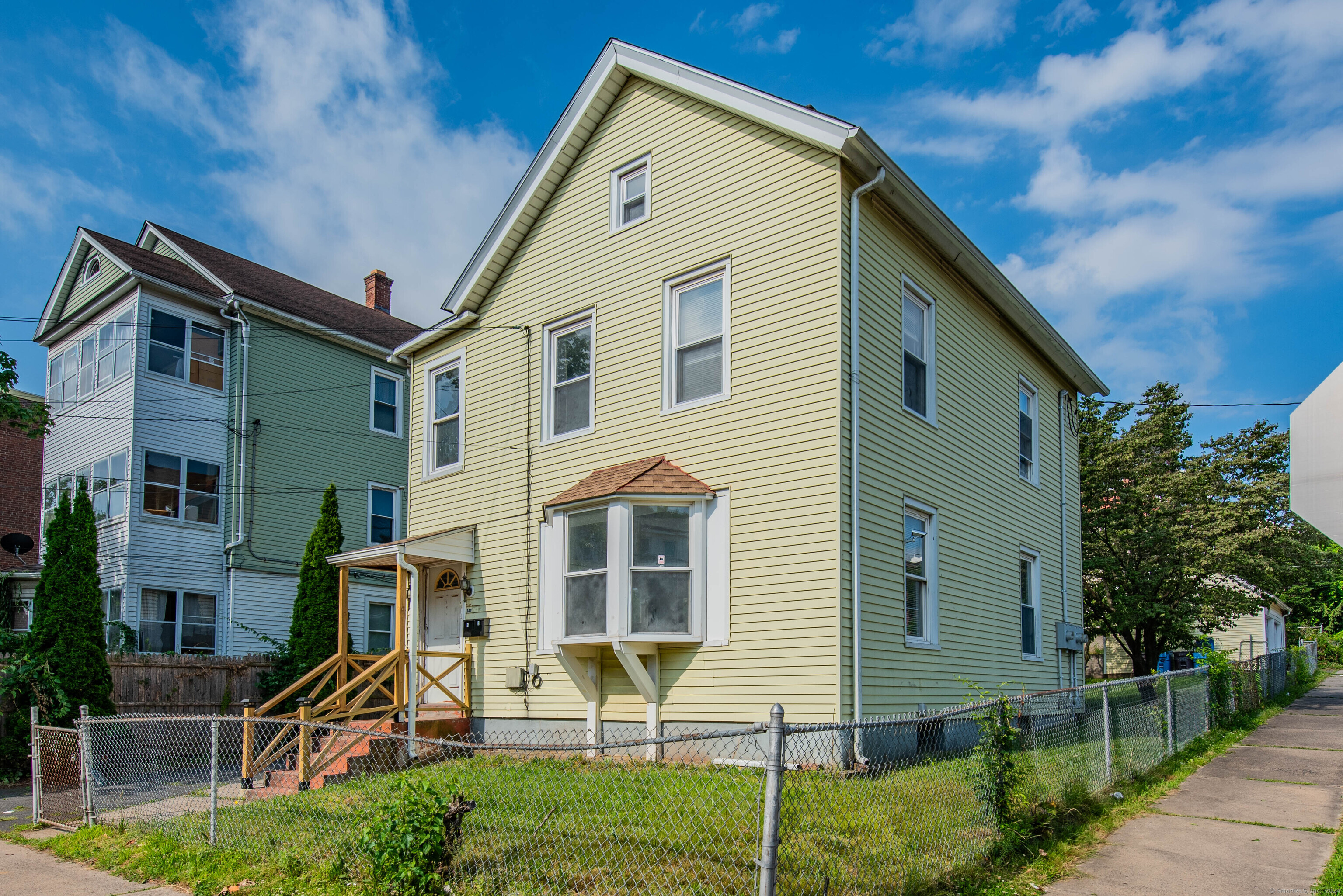 Rental Property at 342 High Street 1, New Britain, Connecticut - Bedrooms: 3 
Bathrooms: 1 
Rooms: 5  - $1,850 MO.